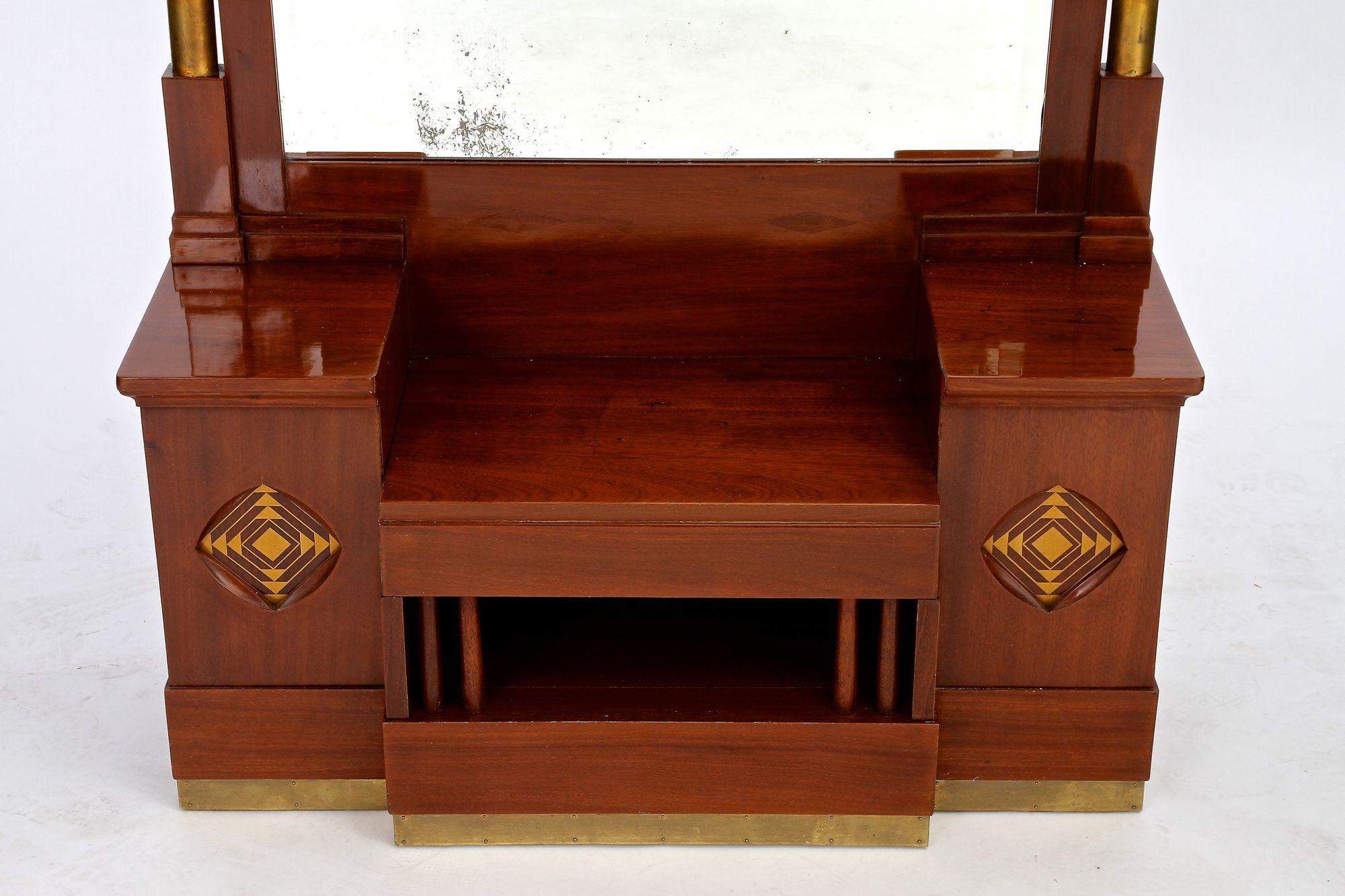 Austriaco Consolle con specchio in mogano Art Nouveau del XX secolo di J. & J. Hermann, AT 1905 ca. in vendita