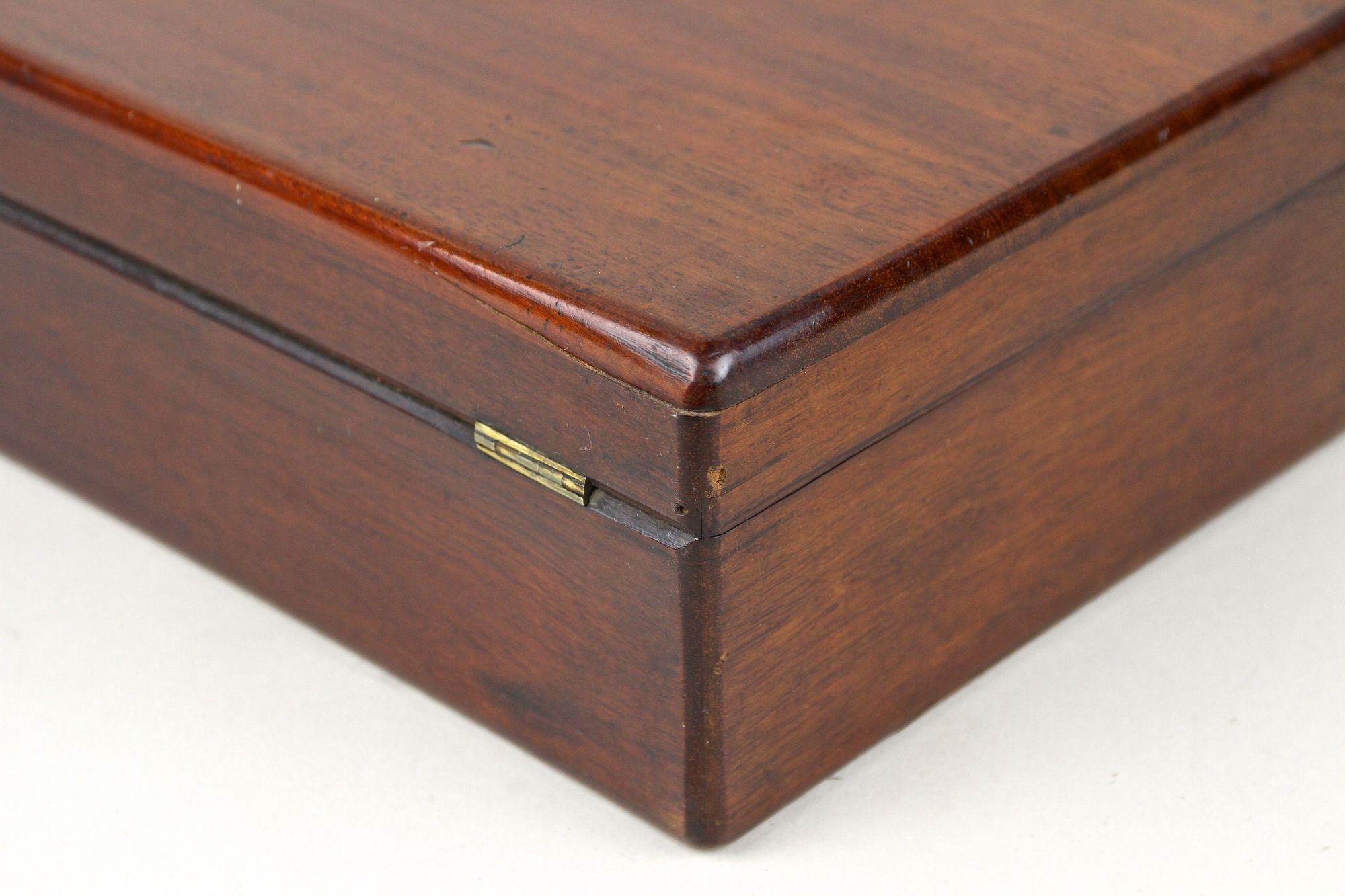 Caja/humidor de madera de caoba Art Nouveau del siglo XX, AT ca. 1915 4