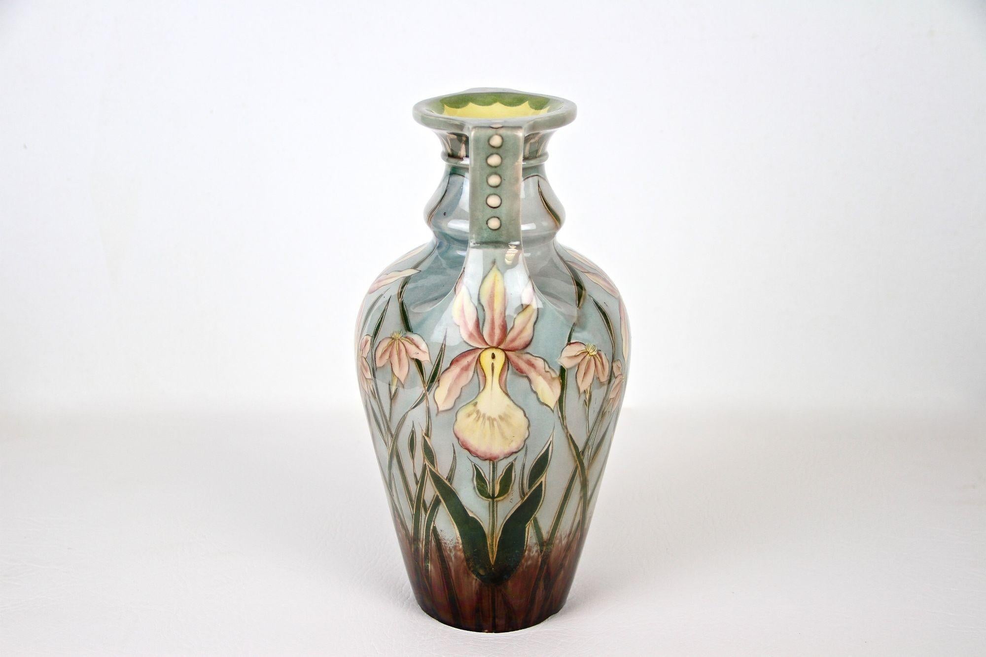 Céramique Vase en majolique Art nouveau du 20e siècle par Gerbing & Stephan, AT vers 1910 en vente