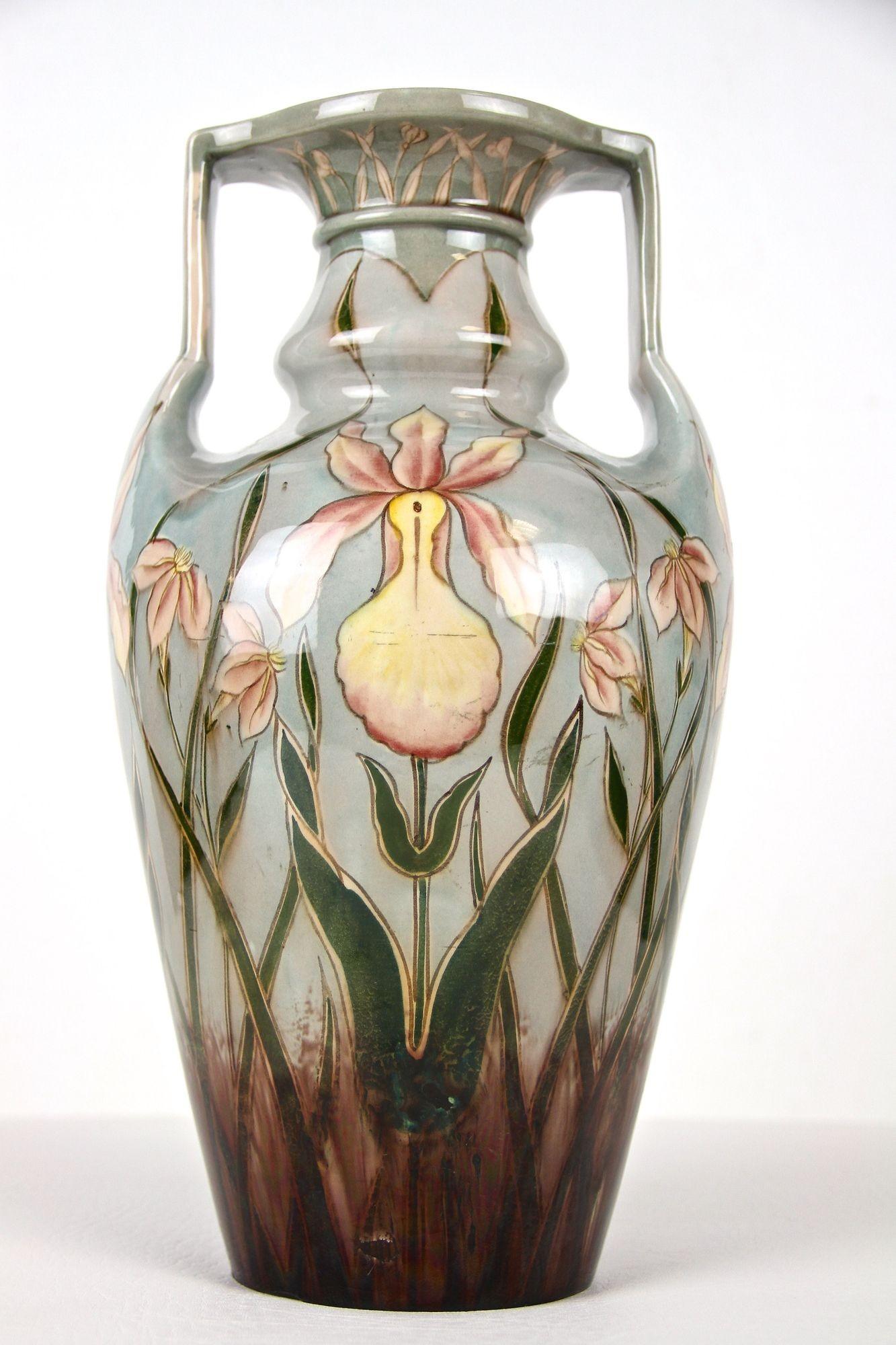 Vase en majolique Art nouveau du 20e siècle par Gerbing & Stephan, AT vers 1910 en vente 1