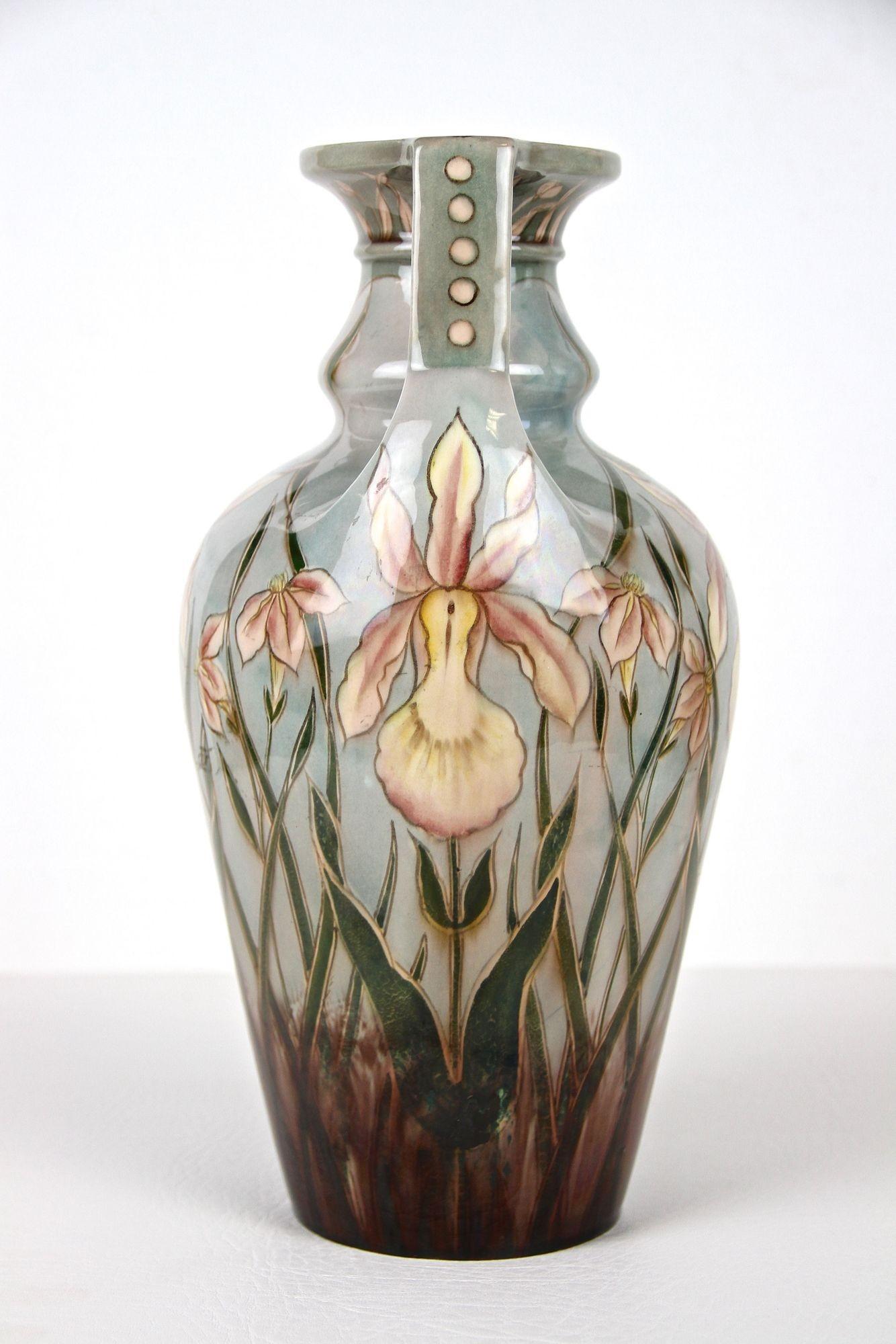Vase en majolique Art nouveau du 20e siècle par Gerbing & Stephan, AT vers 1910 en vente 2