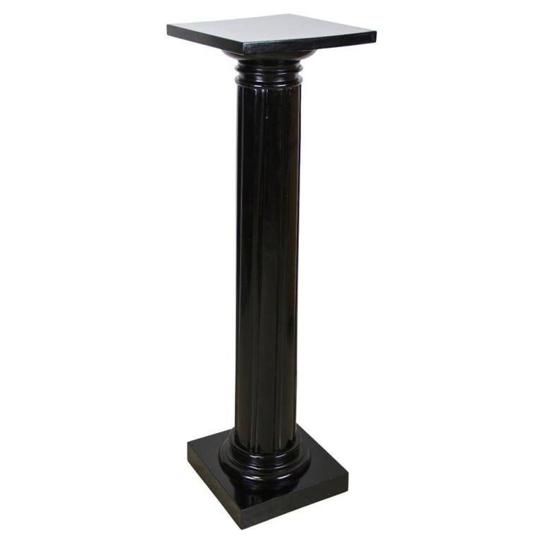 Fantastic looking, ebonized Art Nouveau pedestal/ column from the early period in Austria around 1900. A beautiful straight shaped pedestal, hand carved out of solid beech wood with beautiful ebonized, black shellac polished surface. Standing solid