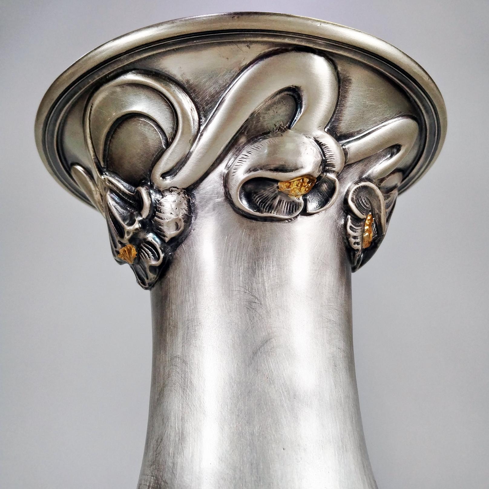 20th Century Art Nouveau Revival Italian Sterling Silver Vase For Sale 6