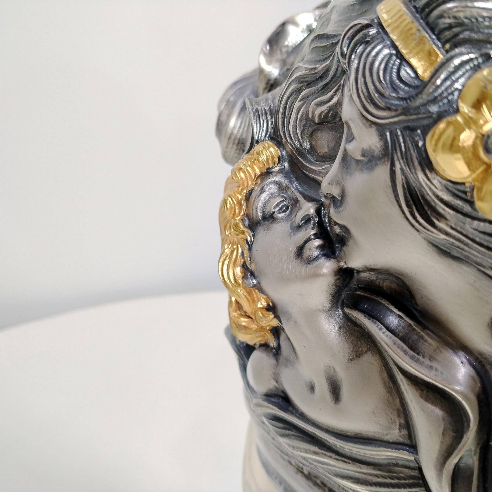 20th Century Art Nouveau Revival Italian Sterling Silver Vase For Sale 4