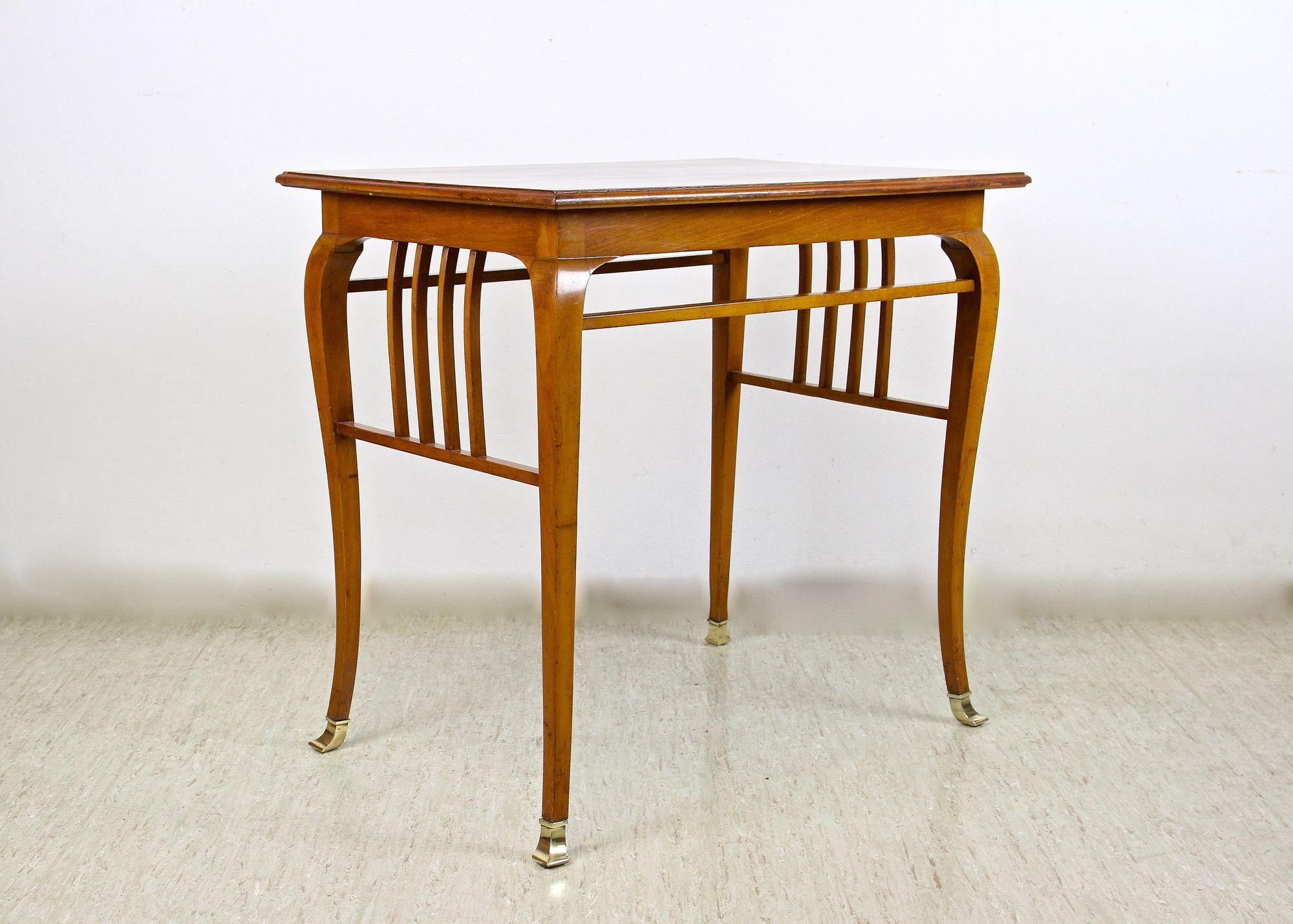 Fait main Suite de salon Art nouveau du XXe siècle avec éléments en laiton, Autriche vers 1910 en vente