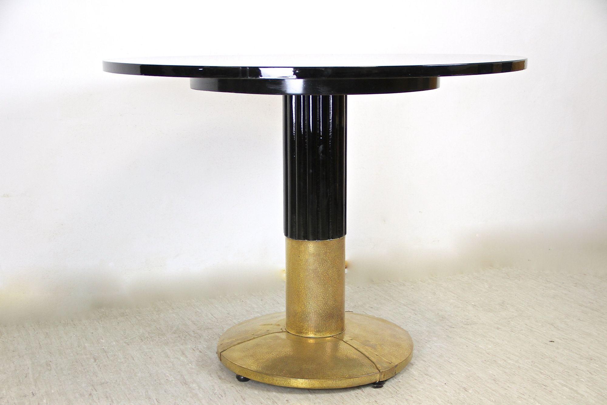 Suite da salotto Art Nouveau del XX secolo con tavolo rotondo di Thonet, AT 1910 ca. in vendita 8