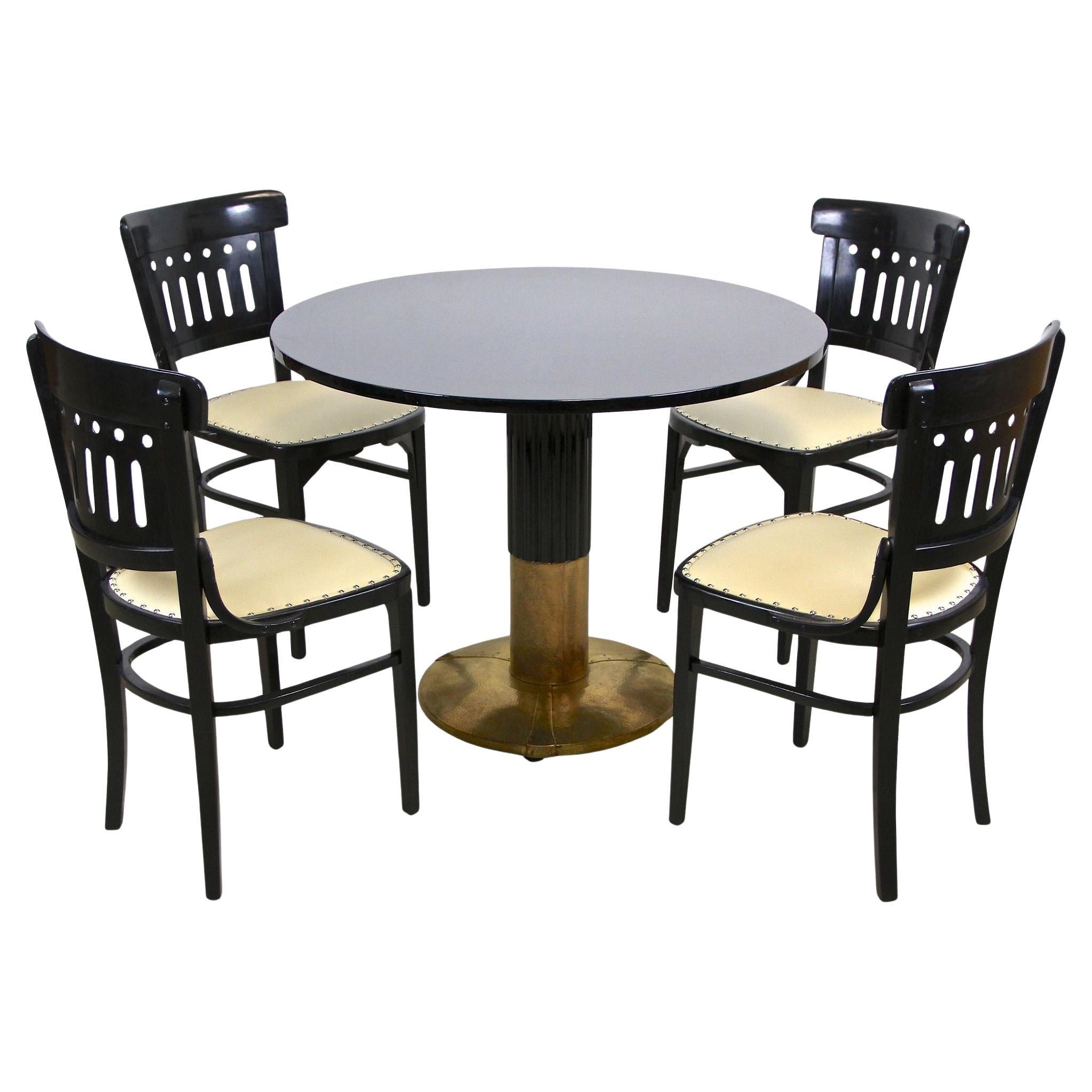 Suite da salotto Art Nouveau del XX secolo con tavolo rotondo di Thonet, AT 1910 ca. in vendita
