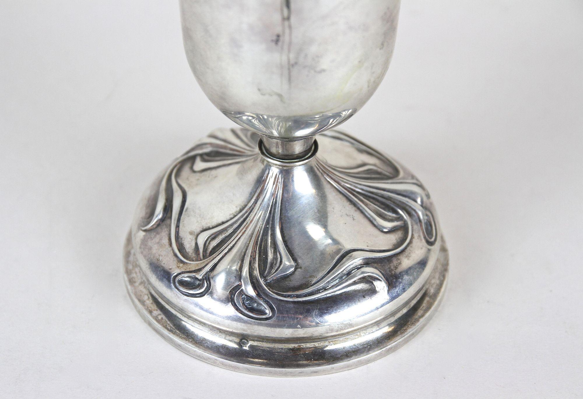 20th Century Art Nouveau Silver Amphora Vase With Lid, Austria circa 1900 For Sale 4