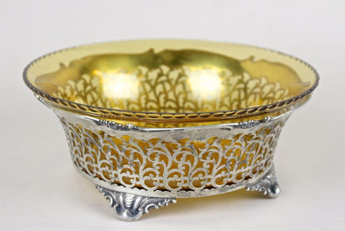 20ième siècle Panier en argent Art Nouveau du 20ème siècle avec bol en verre ambré, vers 1900 en vente