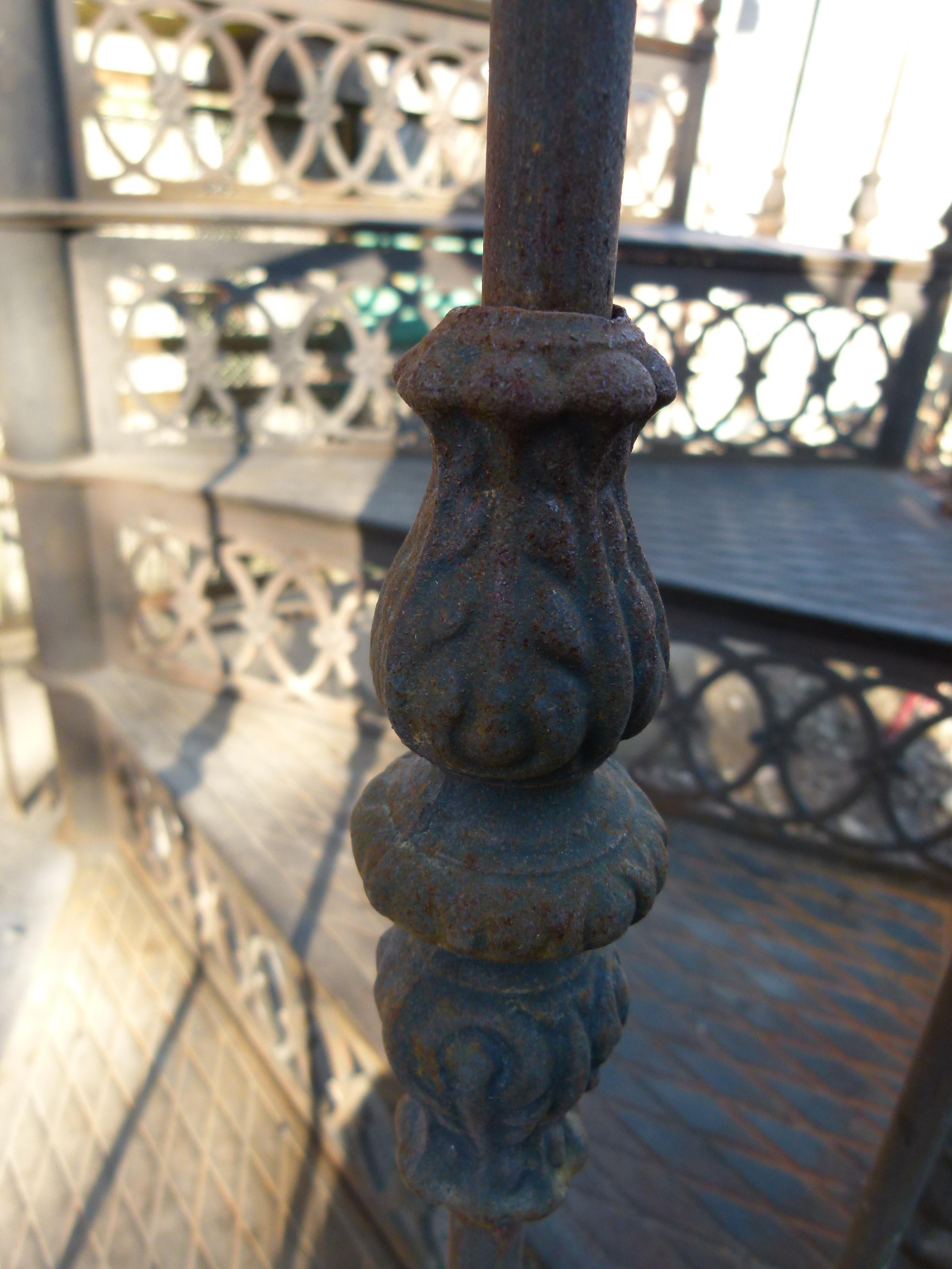 20th Century Art Nouveau Style Cast Iron Spiral Staircase from Spain In Good Condition For Sale In Vulpellac, Girona