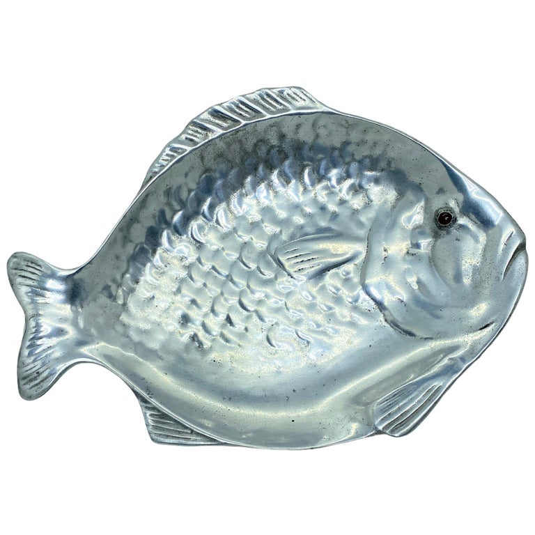 20th Century Arthur Court Fish Aluminum Tray Plate Platter, 1976 For Sale  at 1stDibs