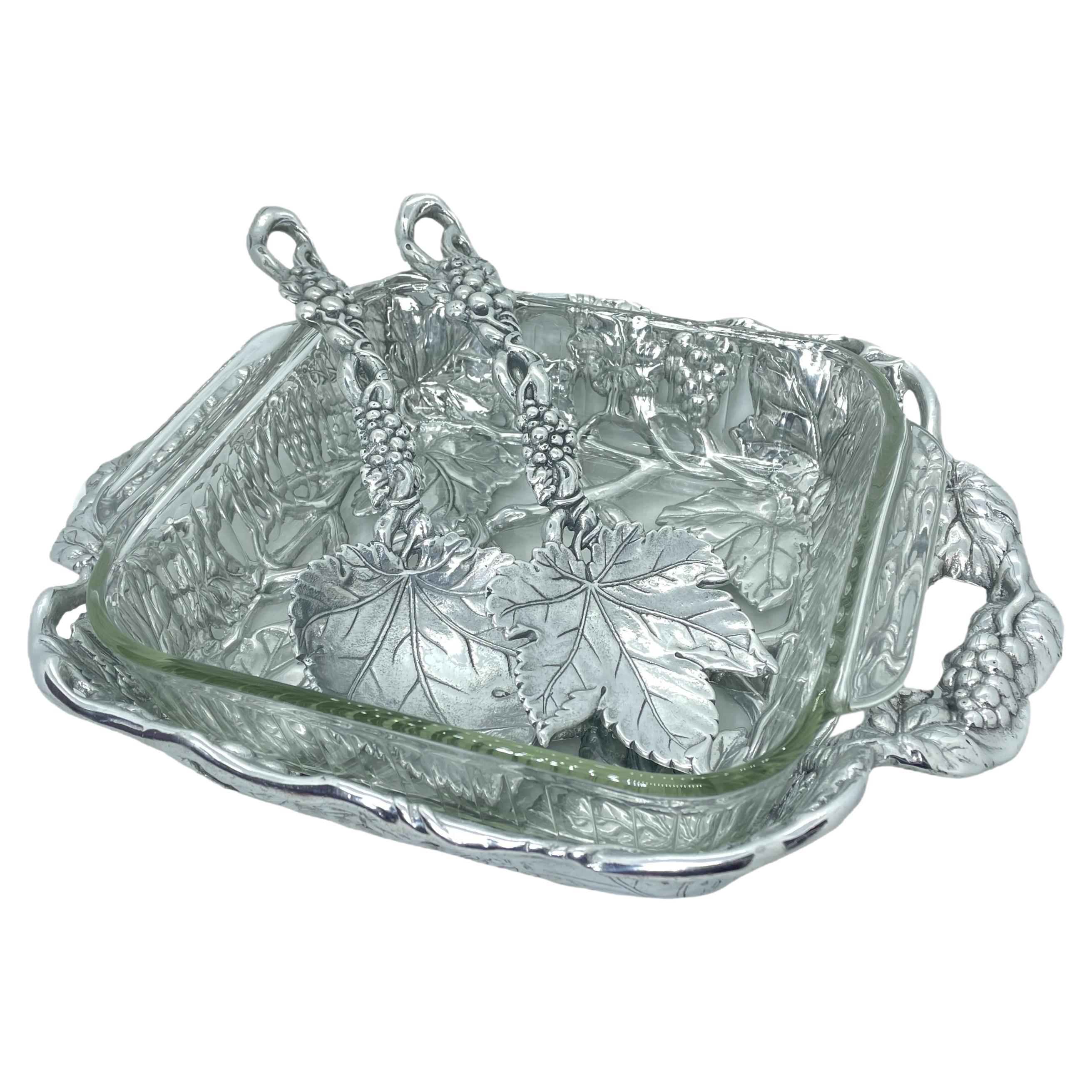 20th Century Arthur Court Grape Pyrex Serving Tray & Grape Salad Servers For Sale