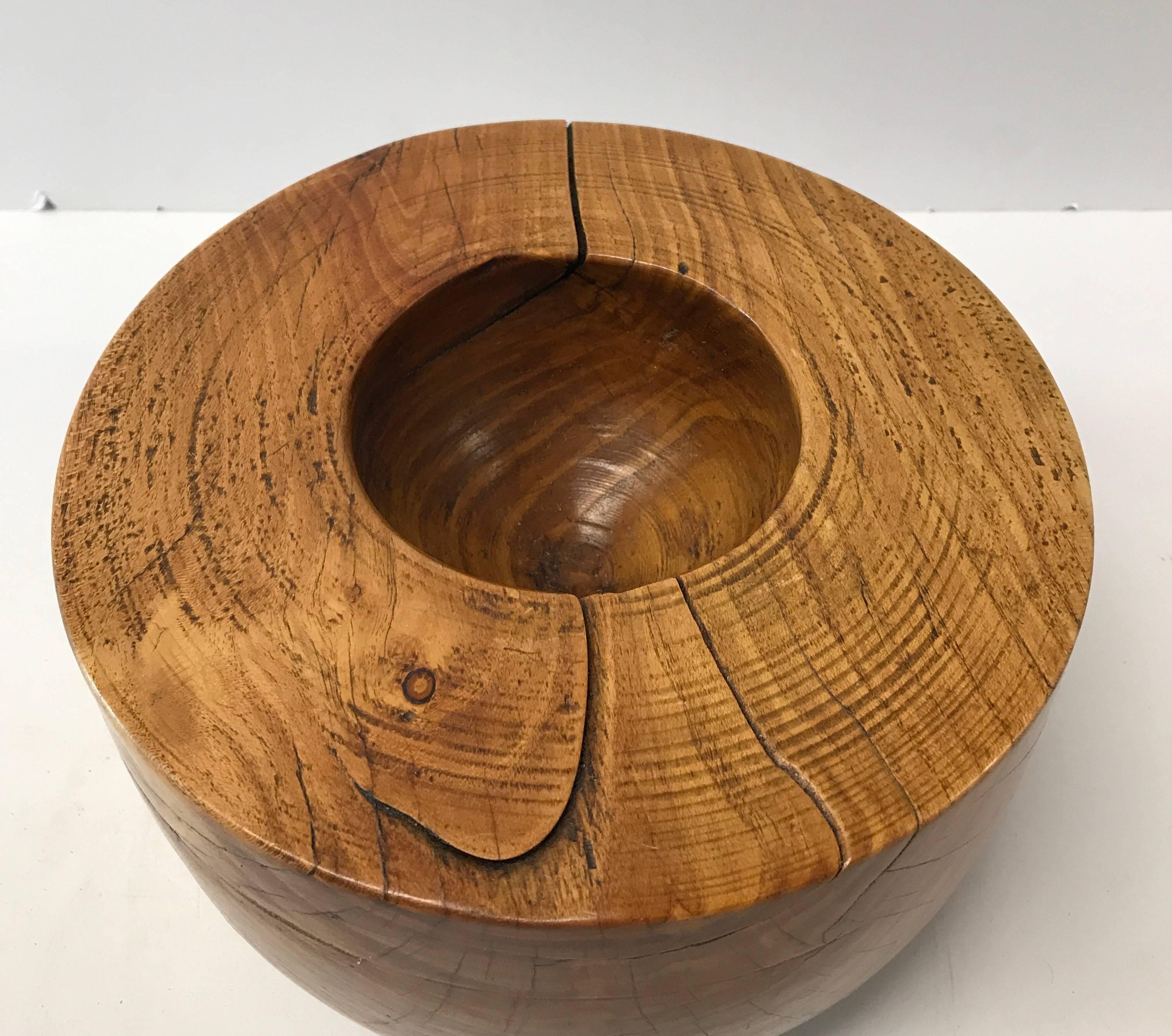 20th century artist-made burl wood bowl


Dimensions: 4.5 in. H x 9 in. diameter with base between 5.77-6 in. diameter. Opening on top has a 4 in. diameter.