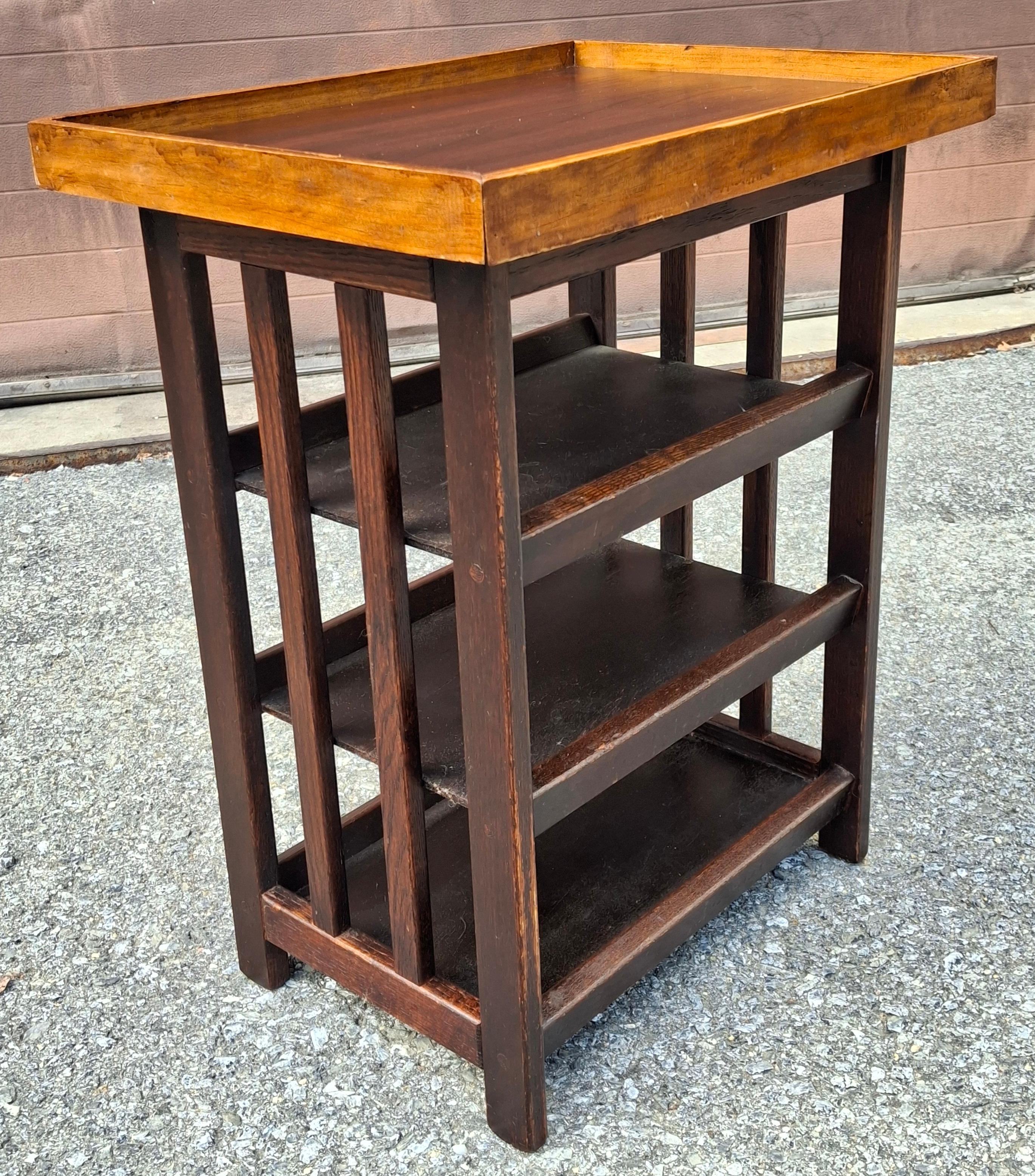 20th Century Arts and Crafts Oak Four Tier Etagere Side Table In Good Condition For Sale In Germantown, MD
