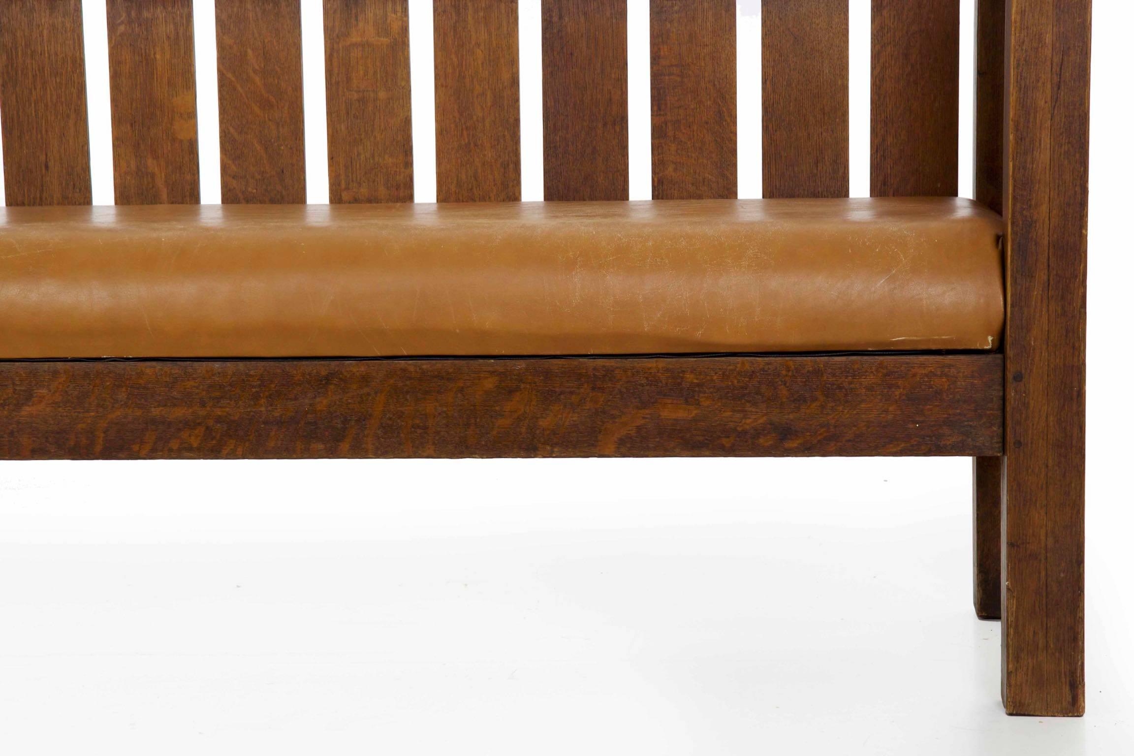Veneer 20th Century Arts & Crafts Mission Leather & Oak Antique Hall Settle Sofa Settee