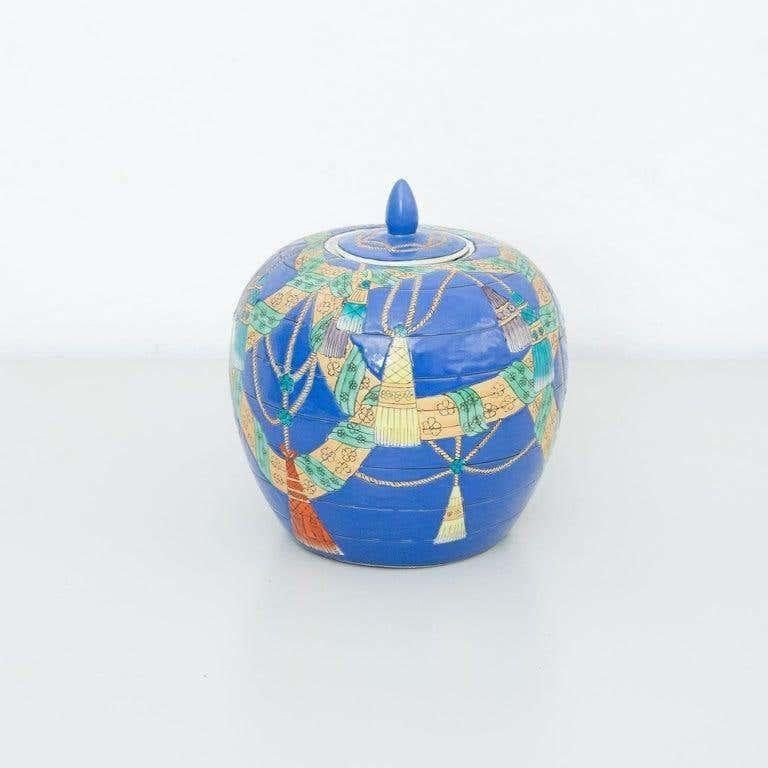 Asiatico XX secolo, Vaso asiatico in ceramica in vendita