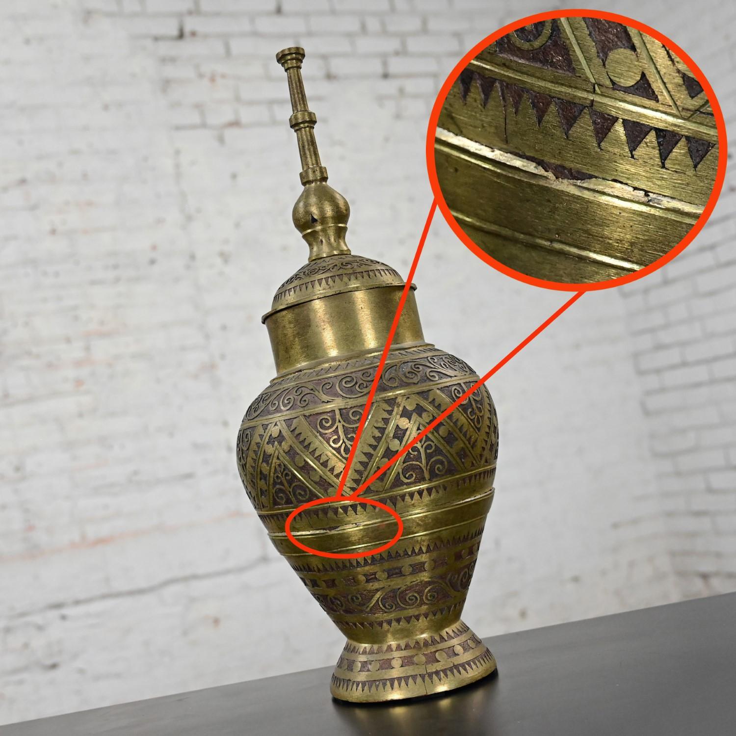 20Th Century Asian Islamic Wedding Vessel Gador or Mindanao Marana Brass Urn For Sale 9