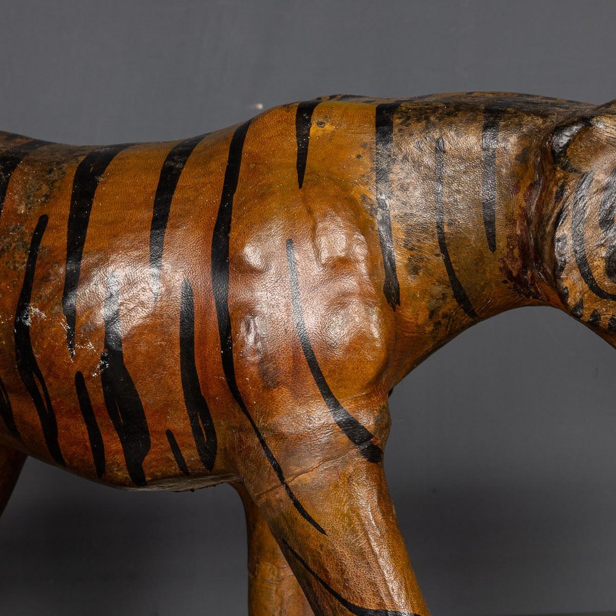 20th Century Asian Painted Leather Pair Of Tigers, c.1920 For Sale 10