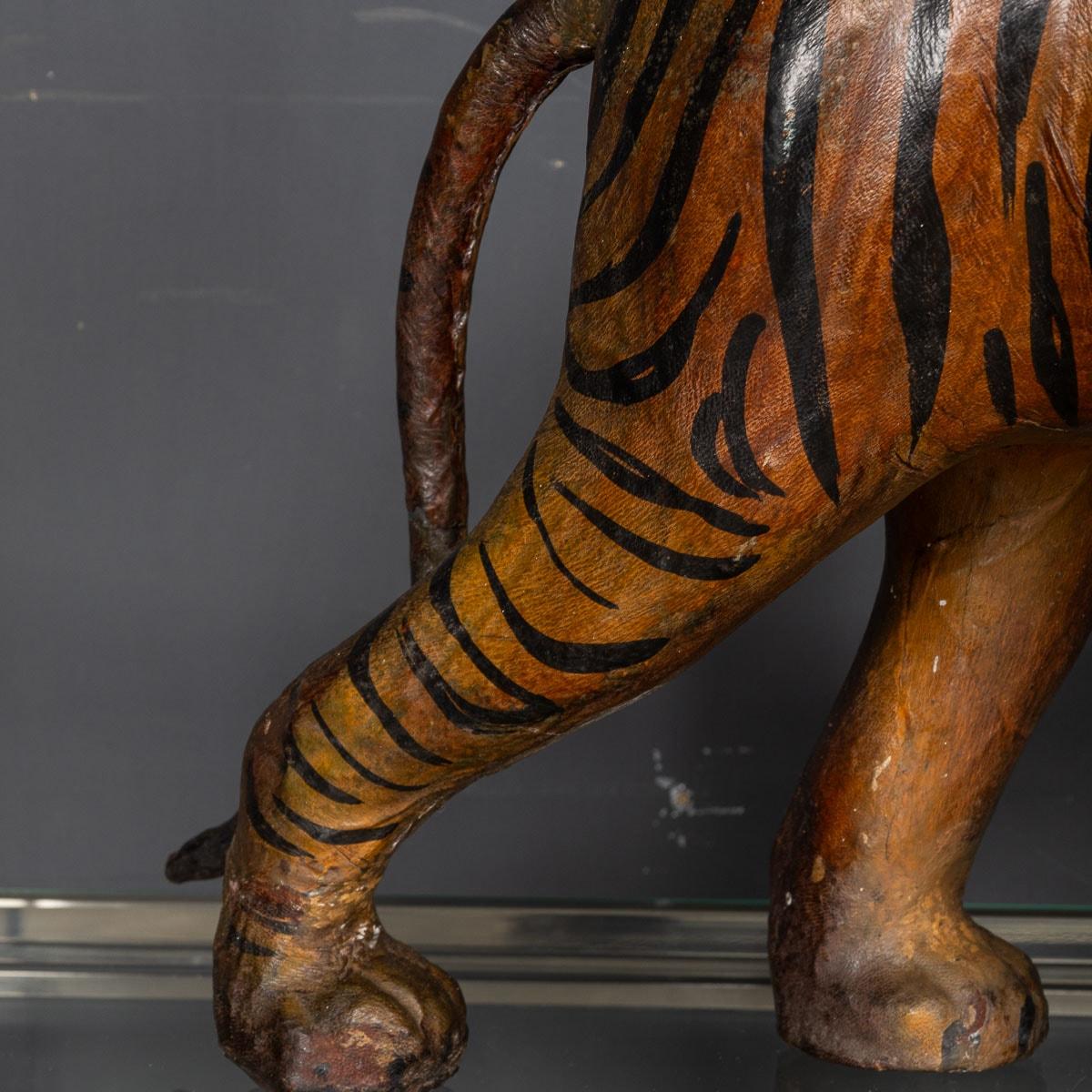 20th Century Asian Painted Leather Pair Of Tigers, c.1920 For Sale 15