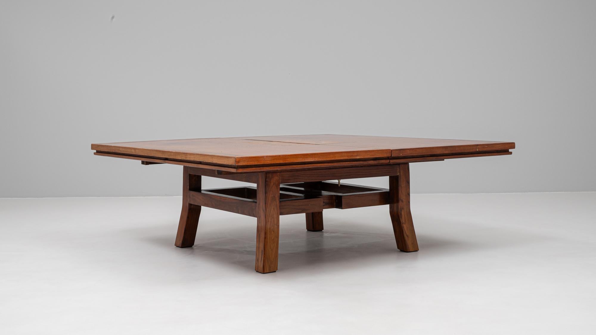 Table basse asiatique en bois du 20e siècle en vente 5