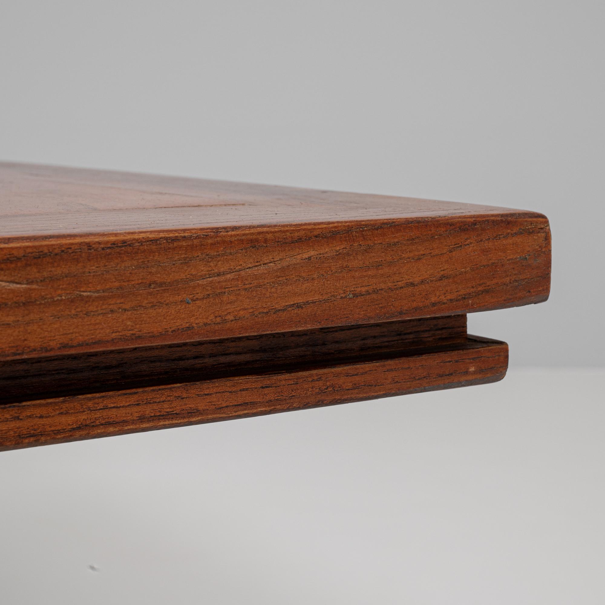 Table basse asiatique en bois du 20e siècle en vente 6