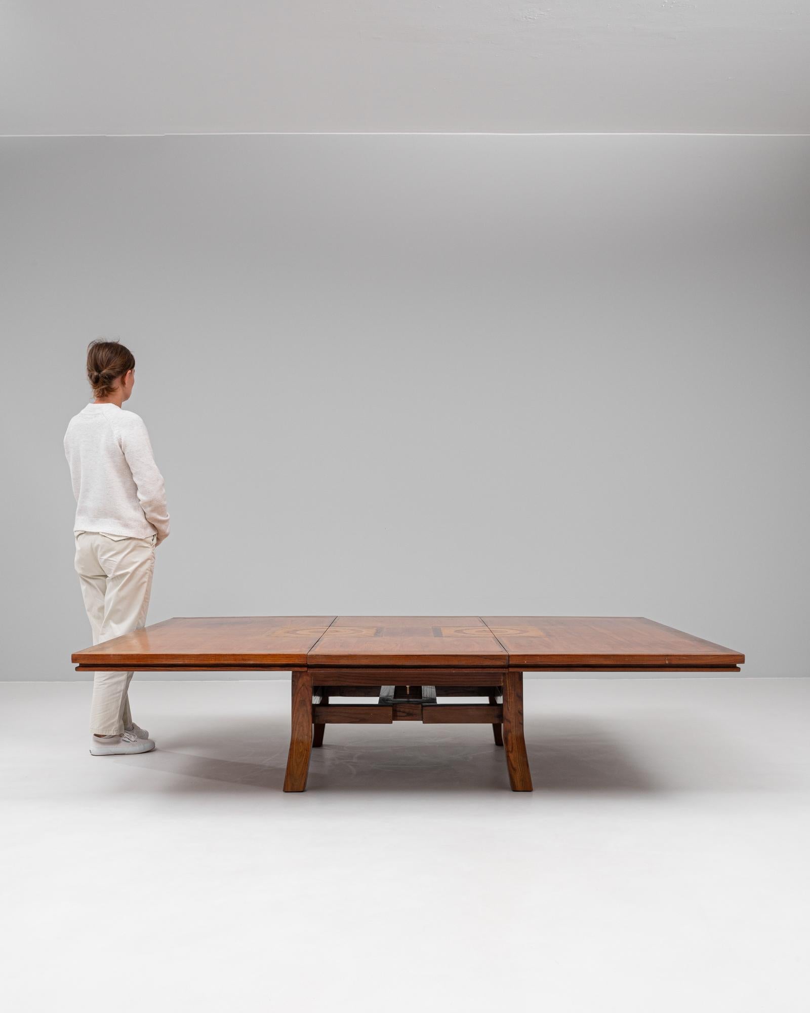Asiatique Table basse asiatique en bois du 20e siècle en vente