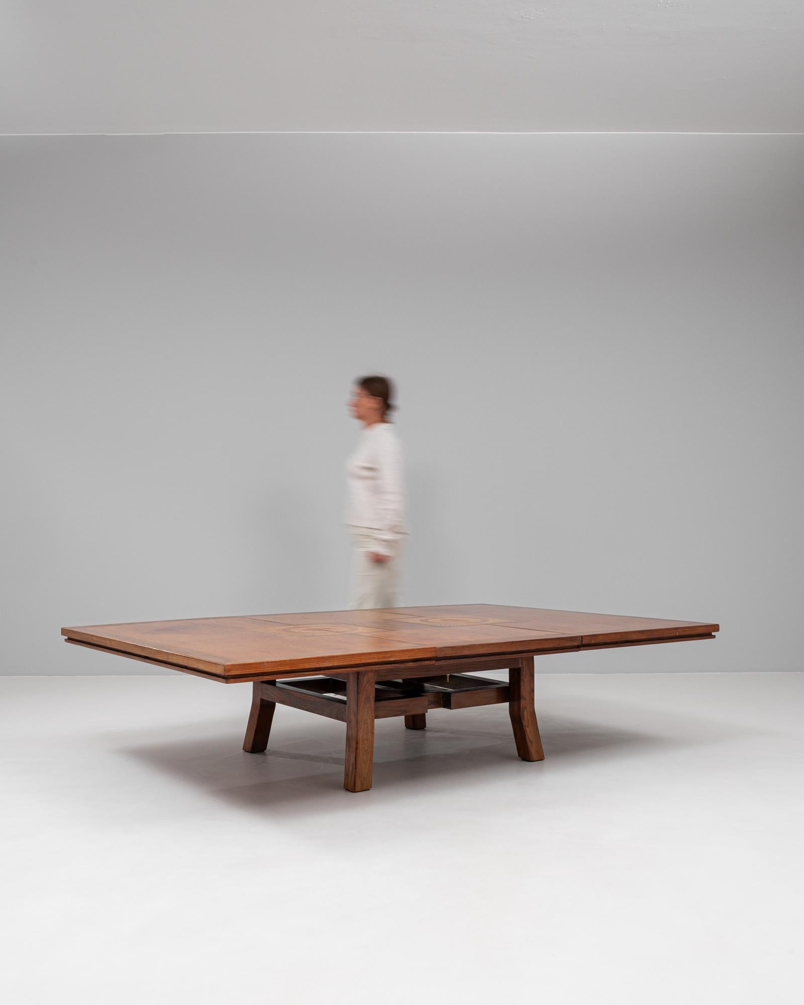 Table basse asiatique en bois du 20e siècle en vente 1