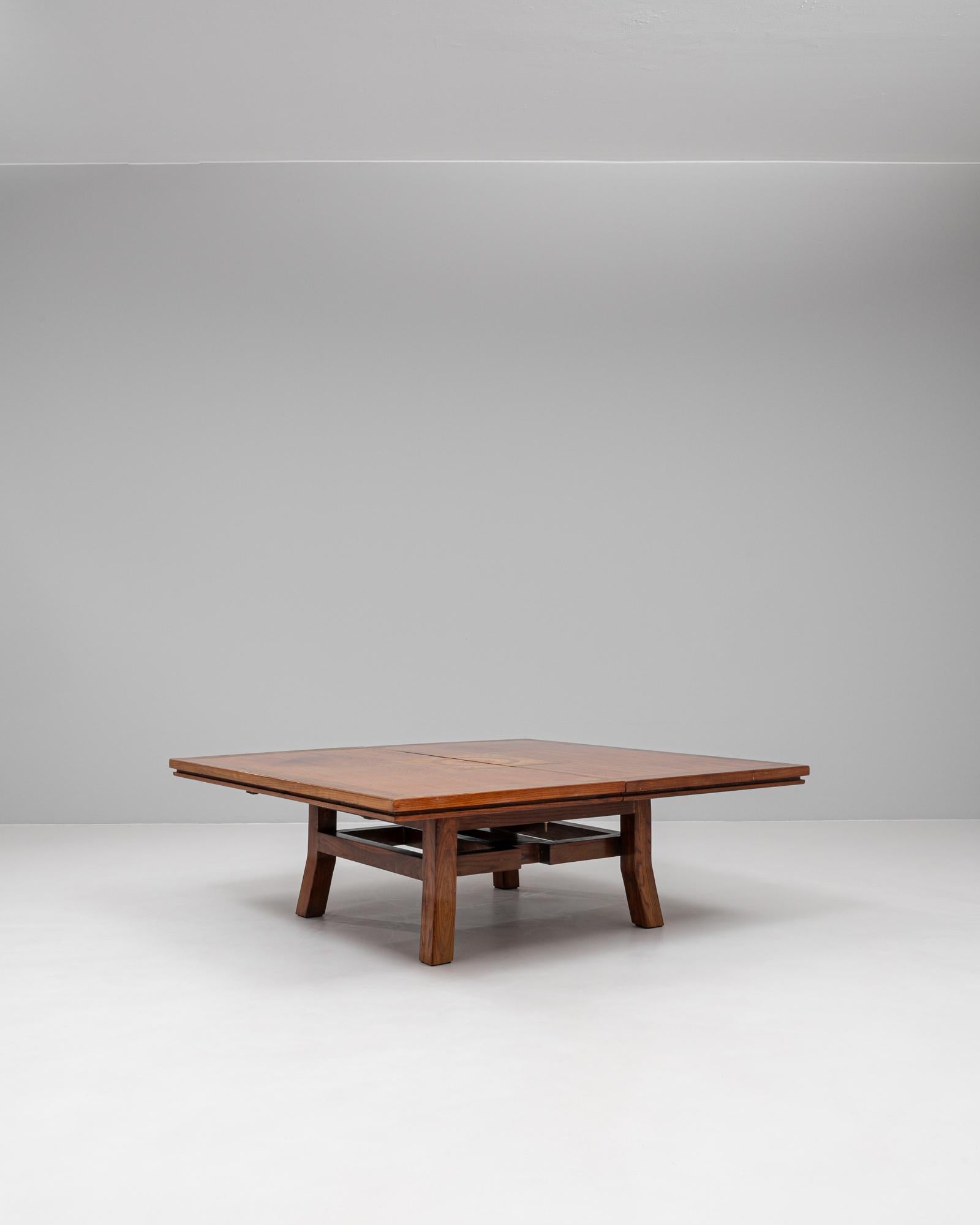 Table basse asiatique en bois du 20e siècle en vente 2