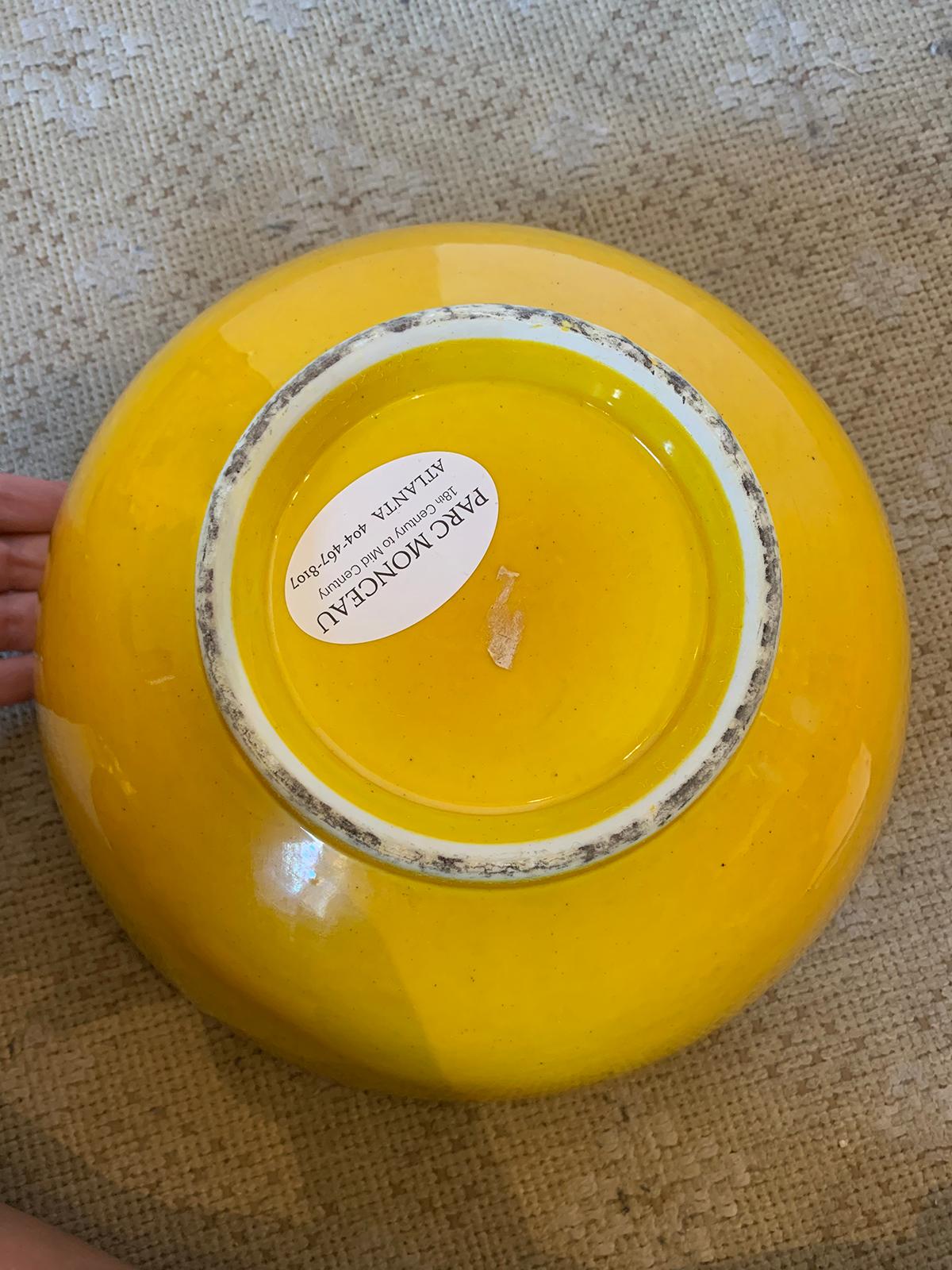20th century Asian yellow porcelain bowl.