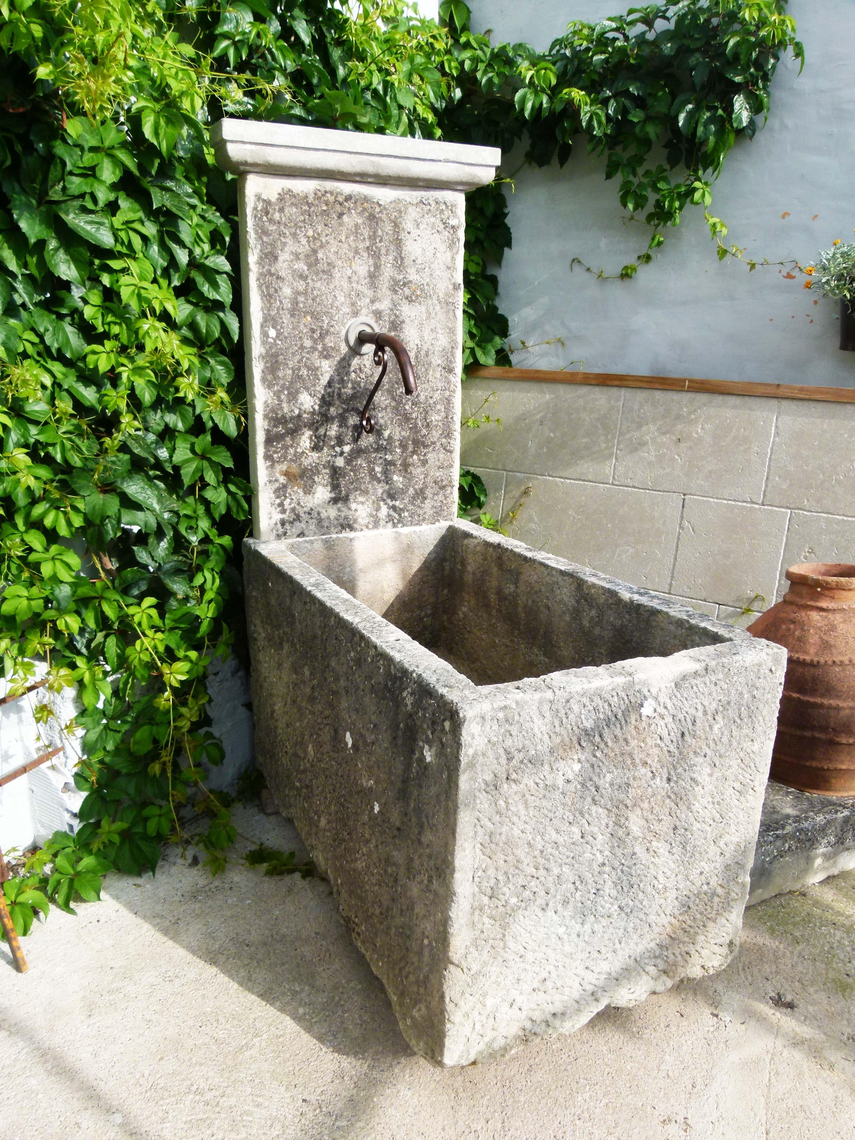 This fountain was assembled in the 20th century with quaternary limestone pieces from Portugal. The limestone shows signs of natural erosion that have taken place along the time. This is what makes this piece special: Steeped in history and in turn