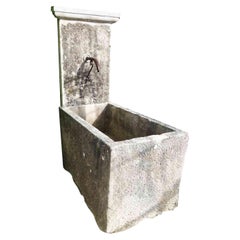 Fontaine assemblée du 20ème siècle avec calcaire quaternel du Portugal