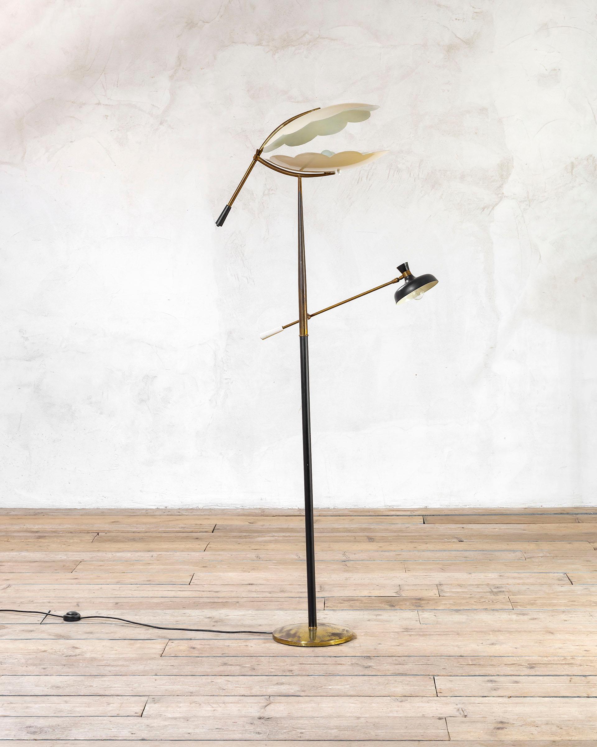 Angelo Lelii became an influential designer in postwar Italy, especially in the field of modern lighting design. In the 1947 He founded Arredoluce, a premier manufacturer of forniture and lighting.
Angelo Lelii’s lamps and lighting objects stand out