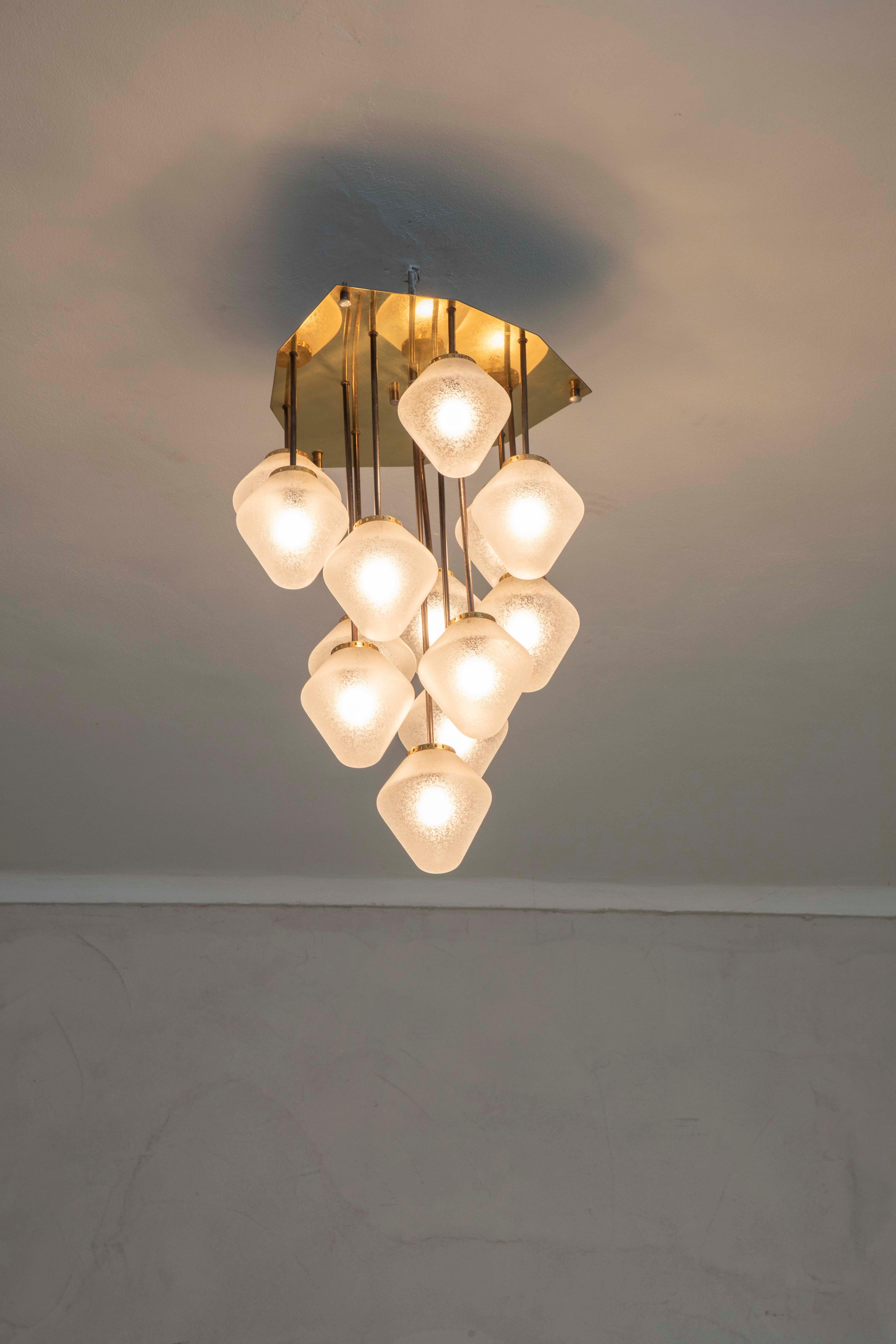 20e siècle, Attribué à Stilnovo Lampe suspendue à 13 lumières en vente 7