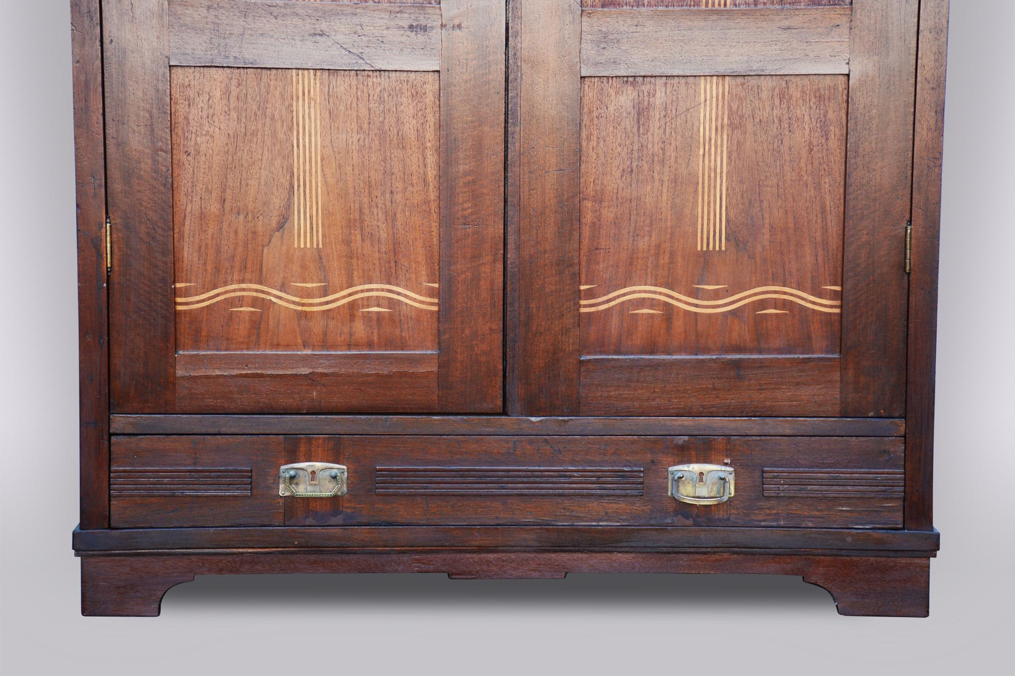 20th Century Austrian Art Nouveau Mahogany Wardrobe Cabinet, Restored, 1910s In Good Condition In Horomerice, CZ
