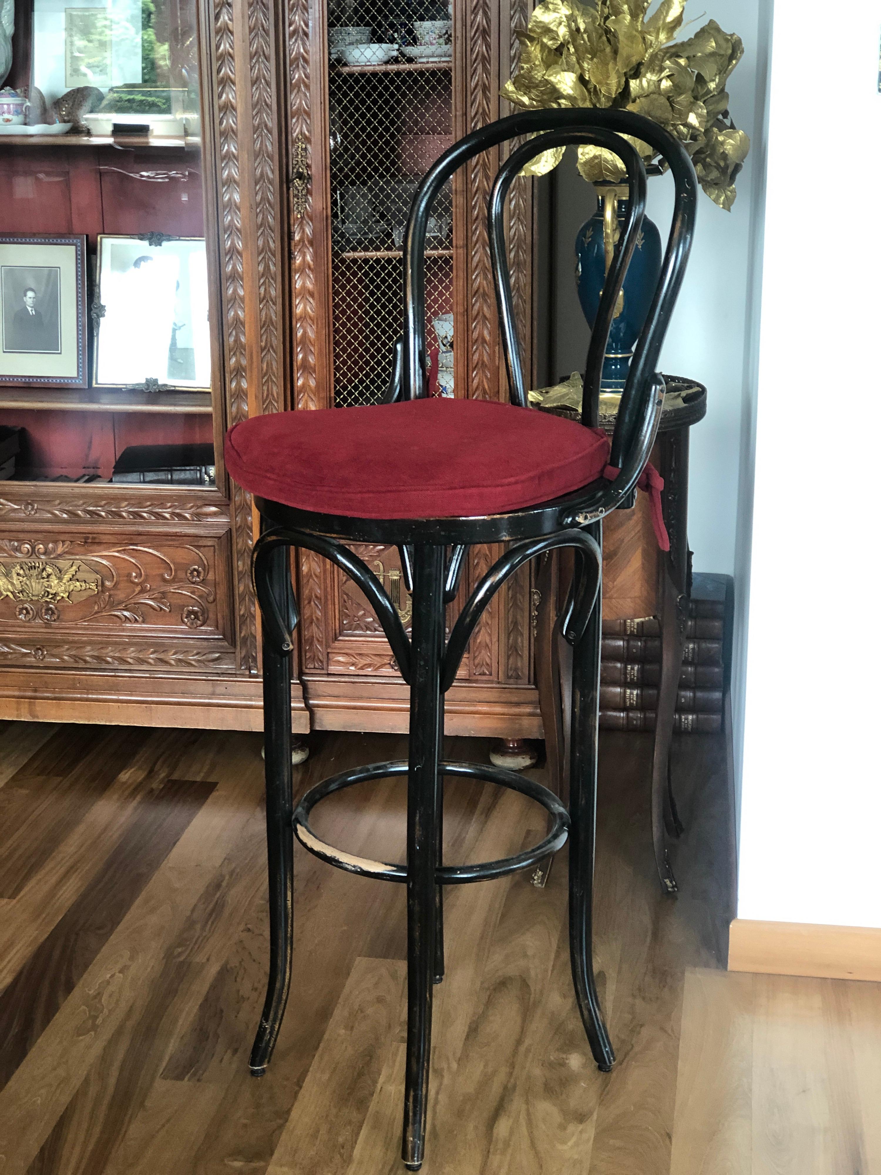 20th Century Austrian Bar Stool in Black Wood by Thonet For Sale 3