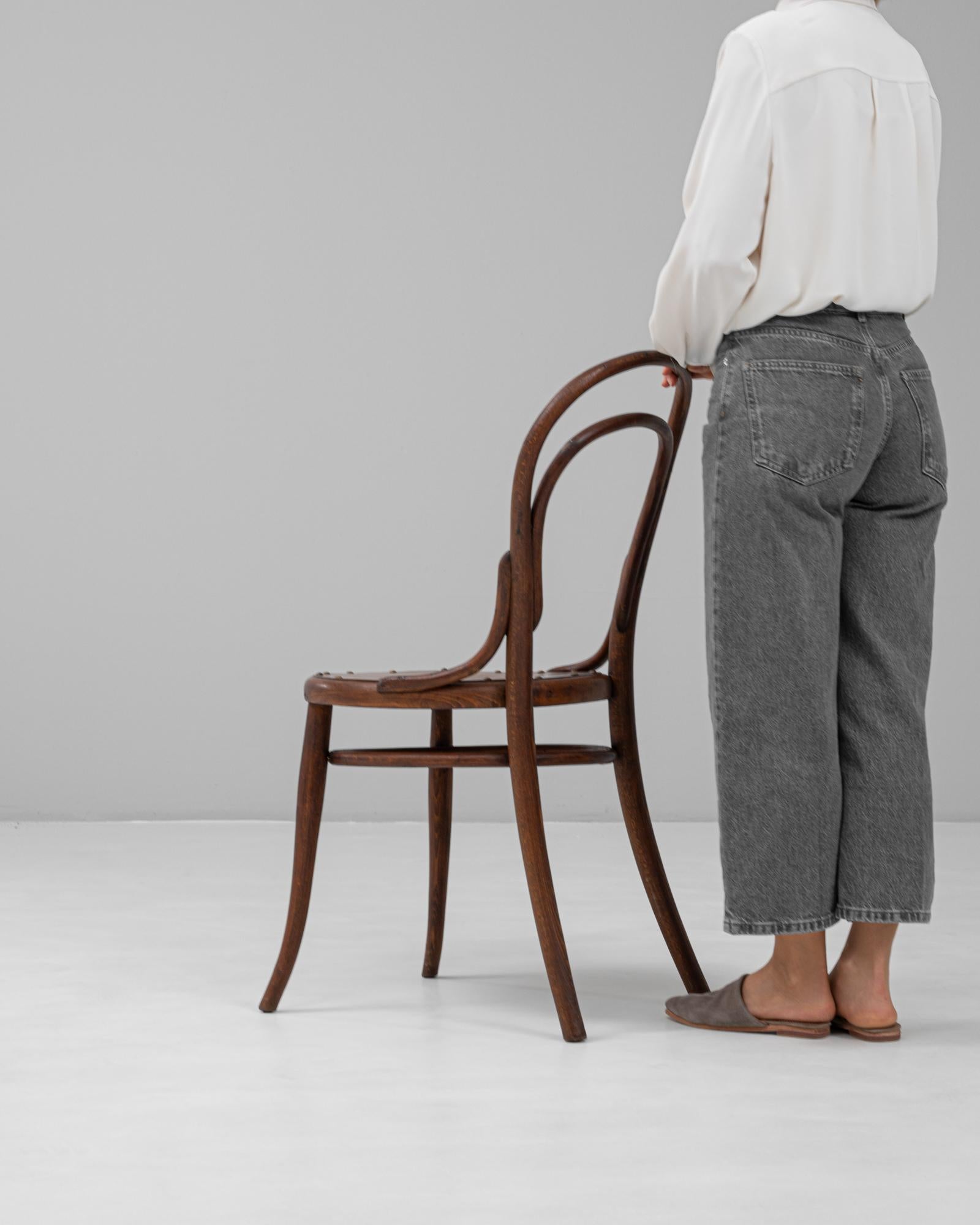 Silla Bistro de madera curvada austriaca del siglo XX en venta 1