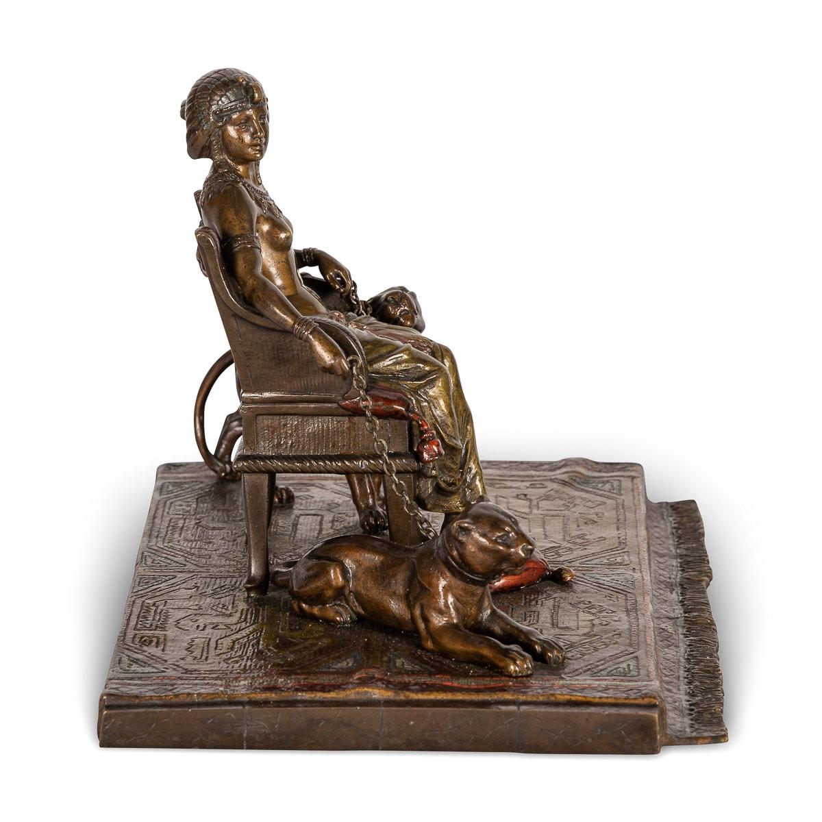 Bronze peint à froid « Cléopâtre avec Pumas » de Bergman, datant du 20e siècle, vers 1910 Bon état - En vente à Royal Tunbridge Wells, Kent