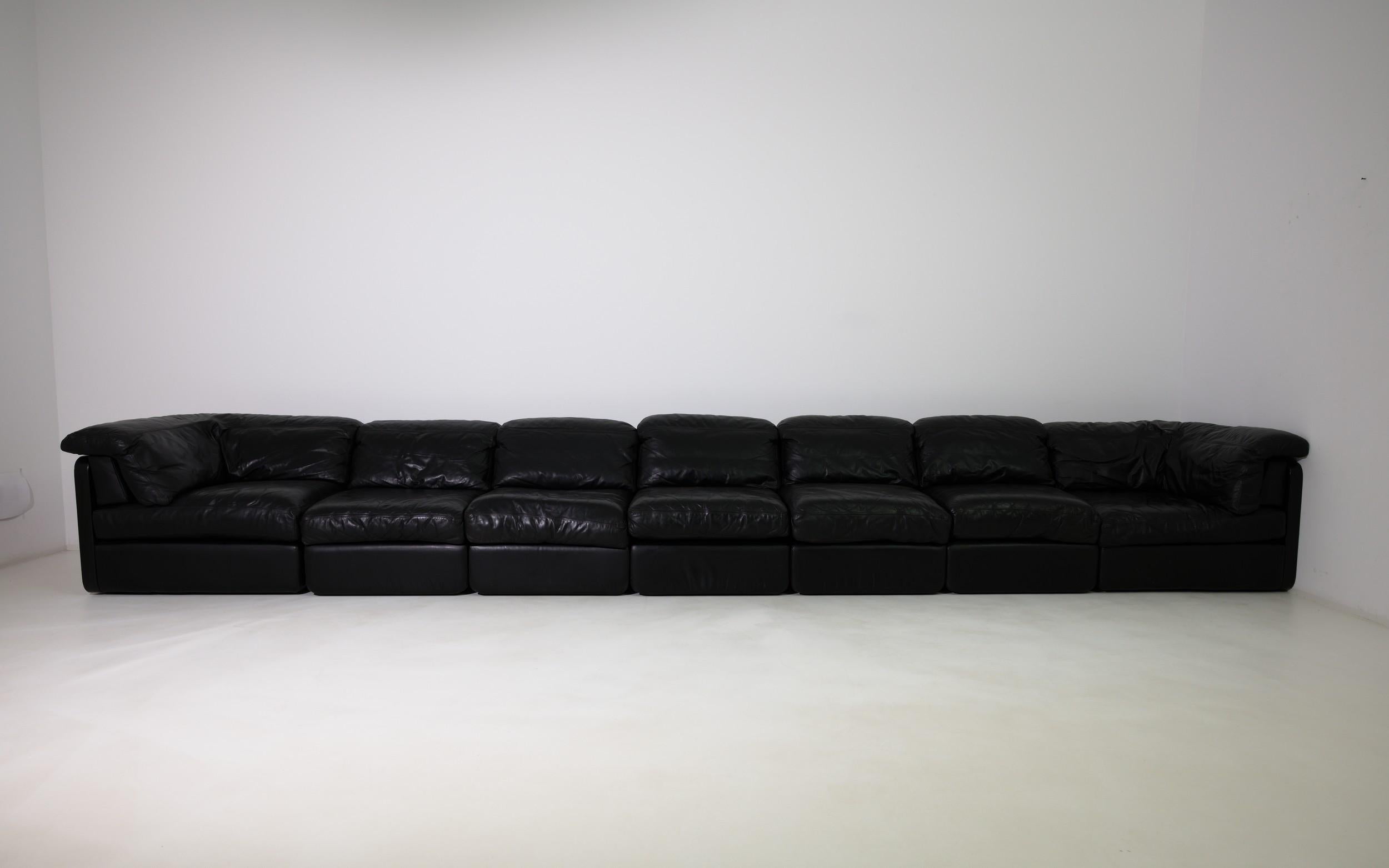 20th Century Austrian Modular Leather Sofa, Set of 7 For Sale 4