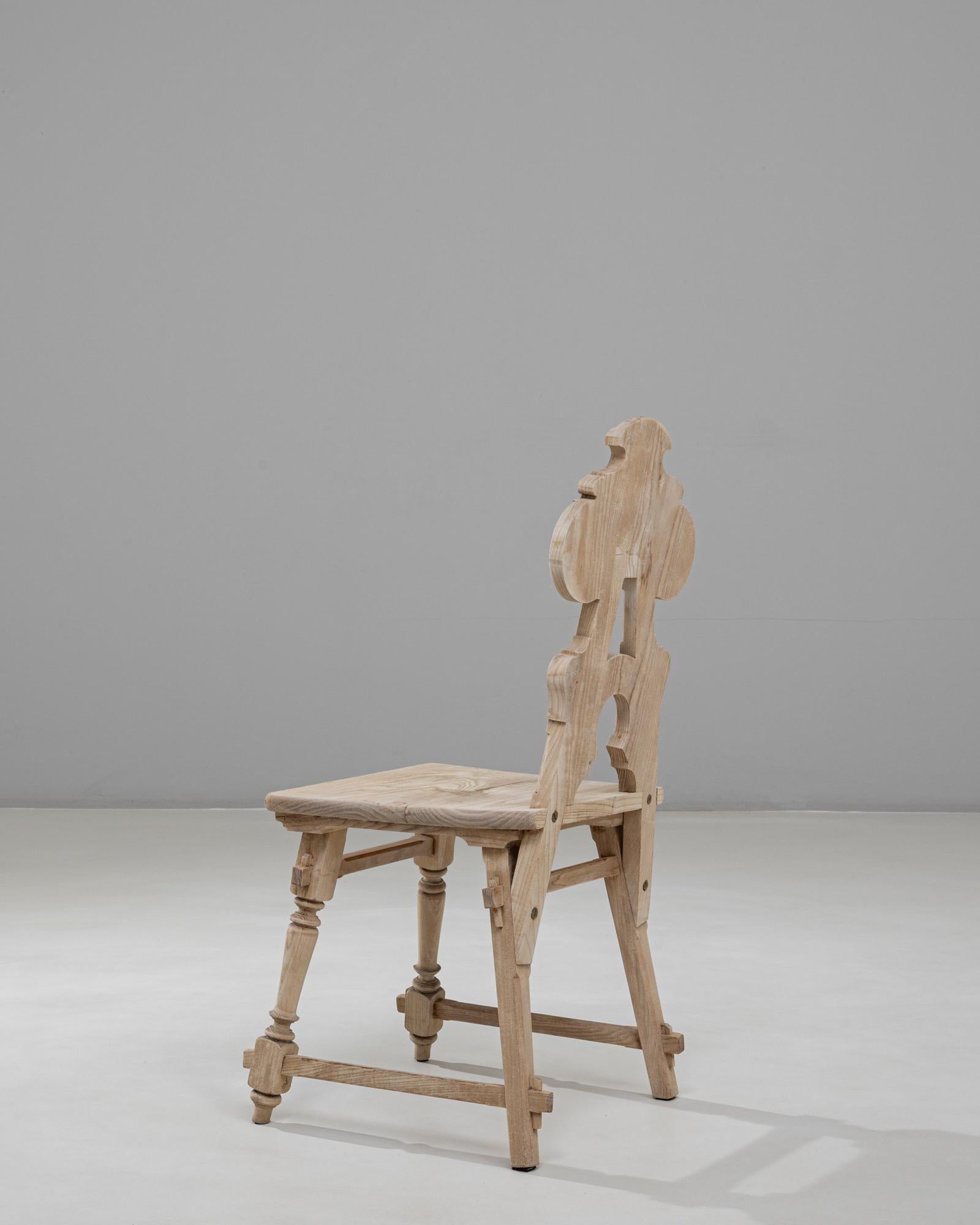 20. Jahrhundert Österreichischer Tiroler Holzstuhl mit Rückenlehne im Angebot 2