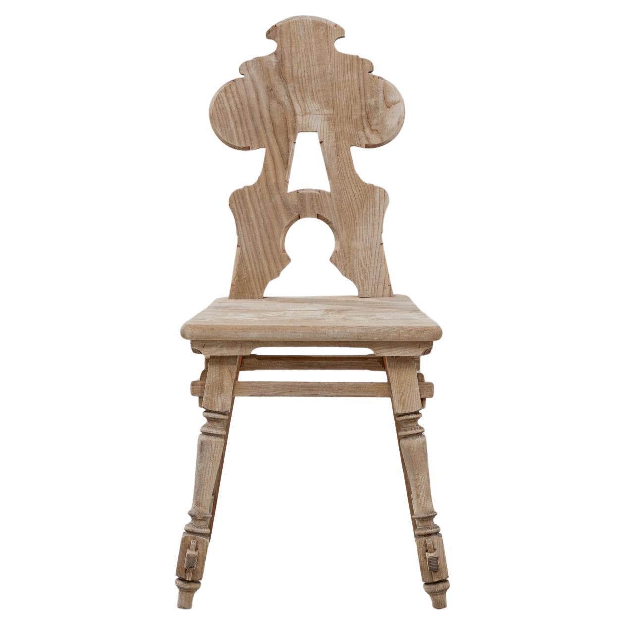 20. Jahrhundert Österreichischer Tiroler Holzstuhl mit Rückenlehne