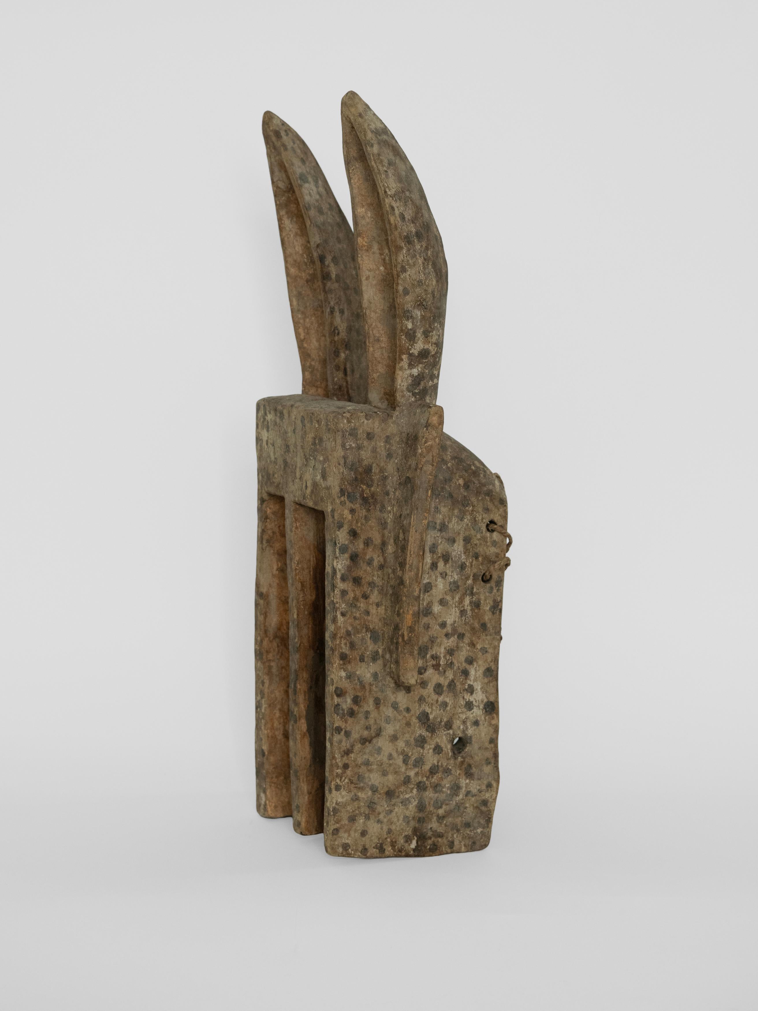 Authentique masque tribal africain de cérémonie du 20e siècle - Objects D'Art en vente 1