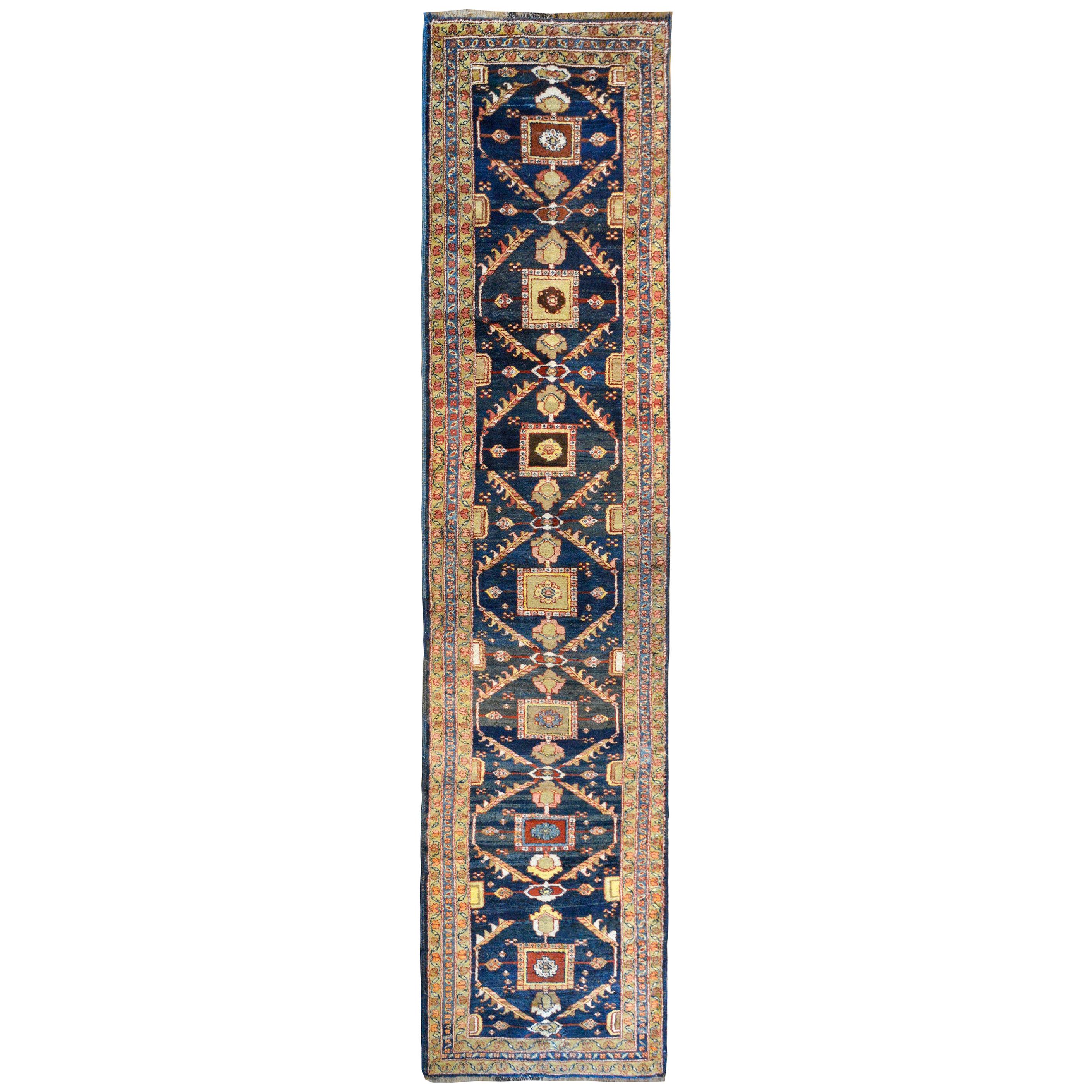 Tapis de couloir Azari du XXe siècle