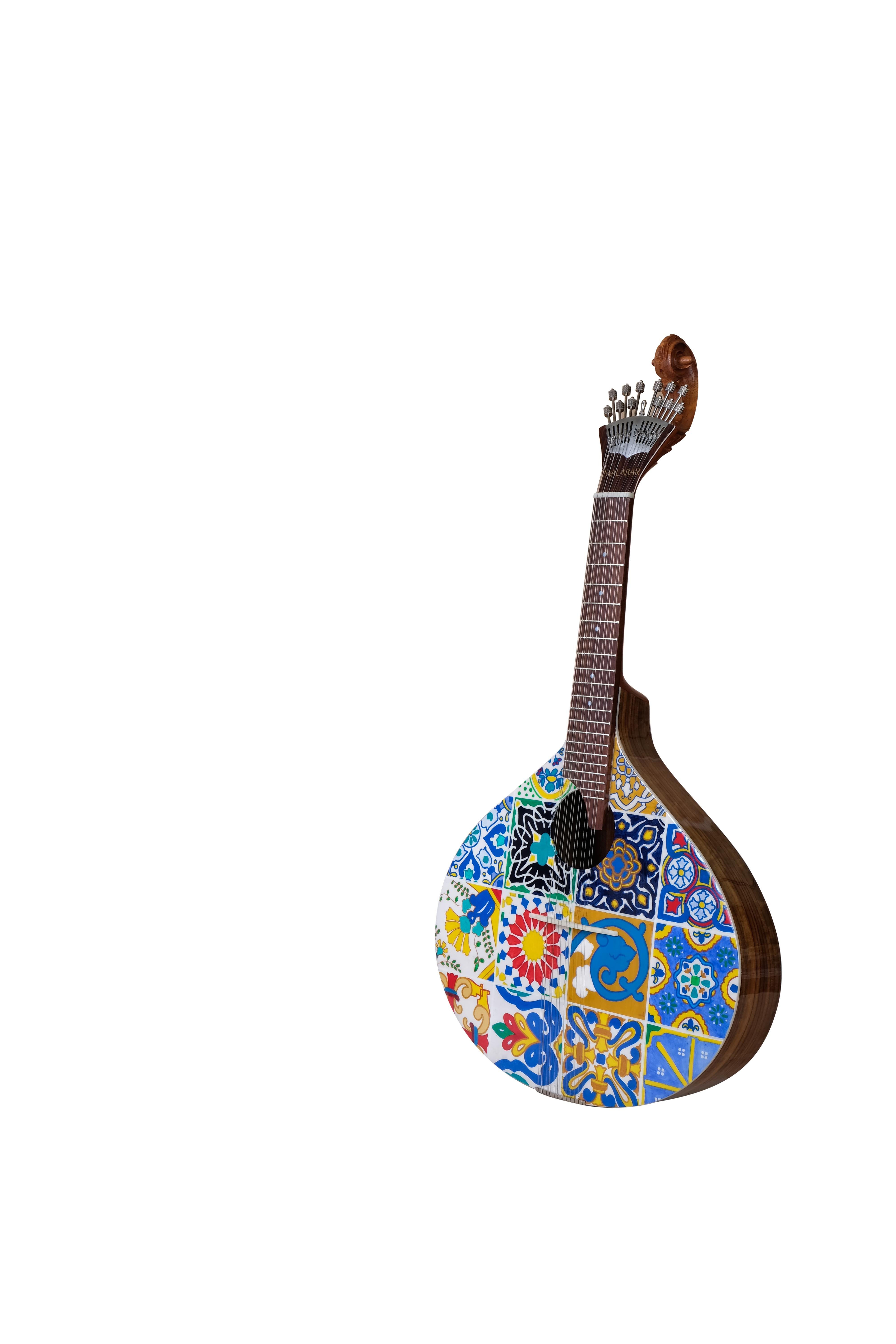 20ème siècle Azulejo I en bois de noyer peint à la main, fait au Portugal par Malabar en vente 2
