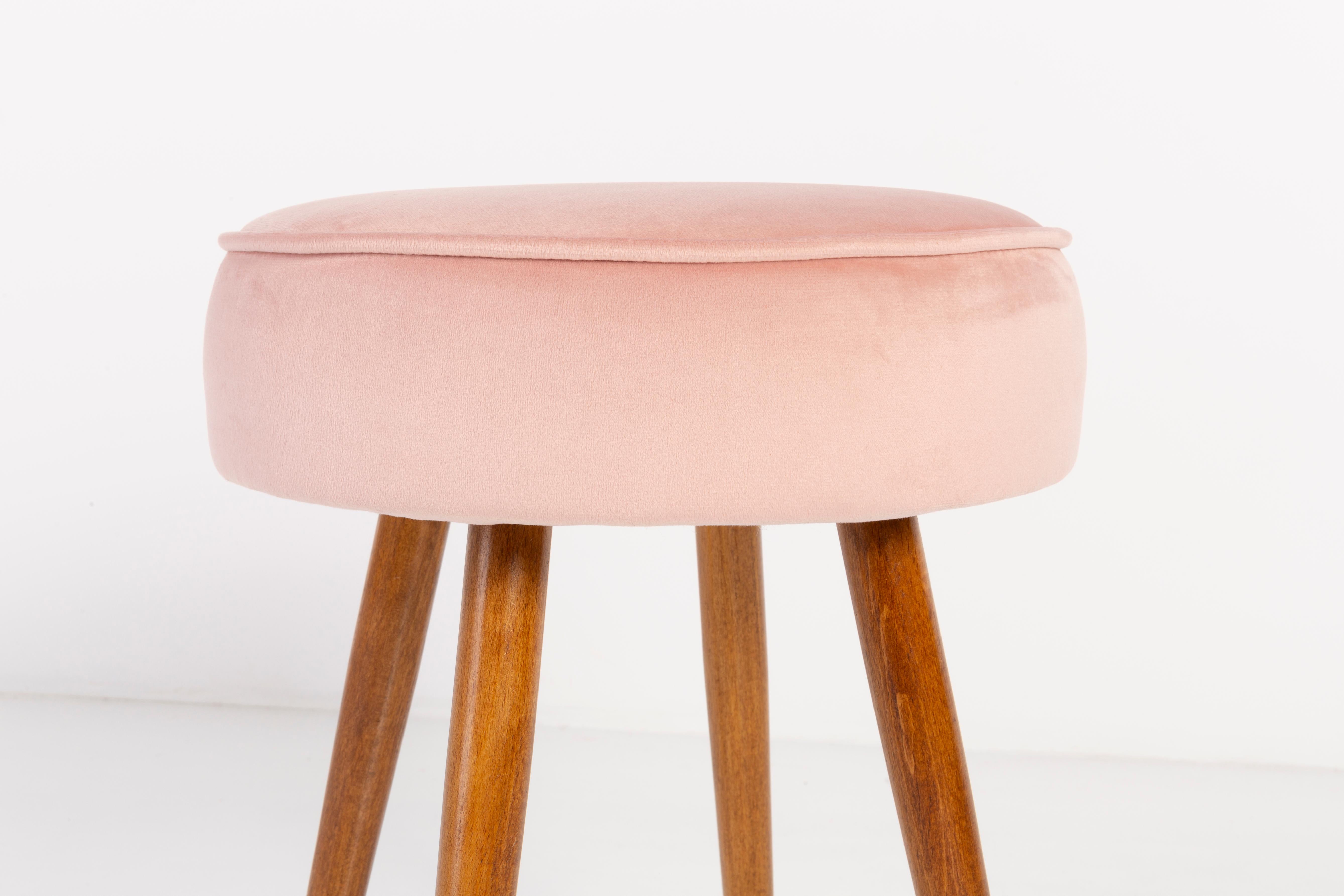 20th Century Baby Pink Stool, Europe, 1960s For Sale 1