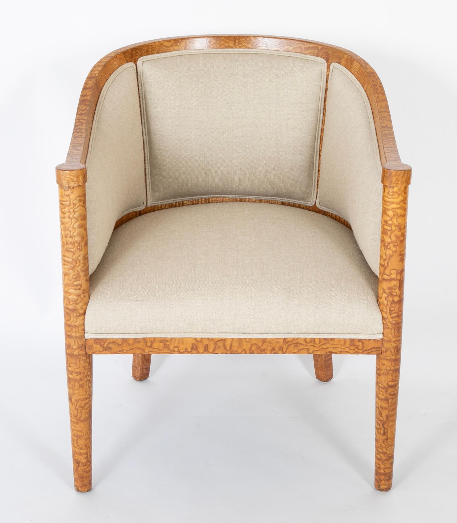 20th Century Baltic Bergere in Burr Ash In Good Condition For Sale In Stamford, CT