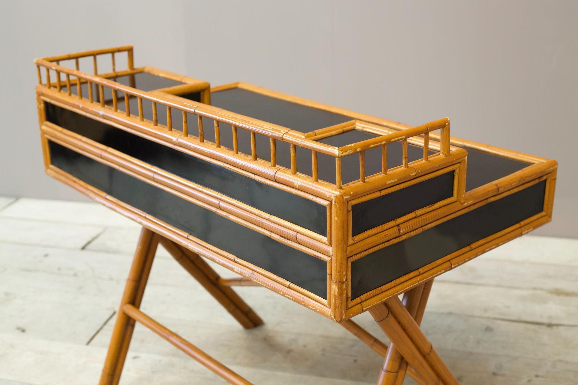 Schreibtisch aus Bambus und schwarzem Lack des 20. Jahrhunderts – E Murio im Angebot 11