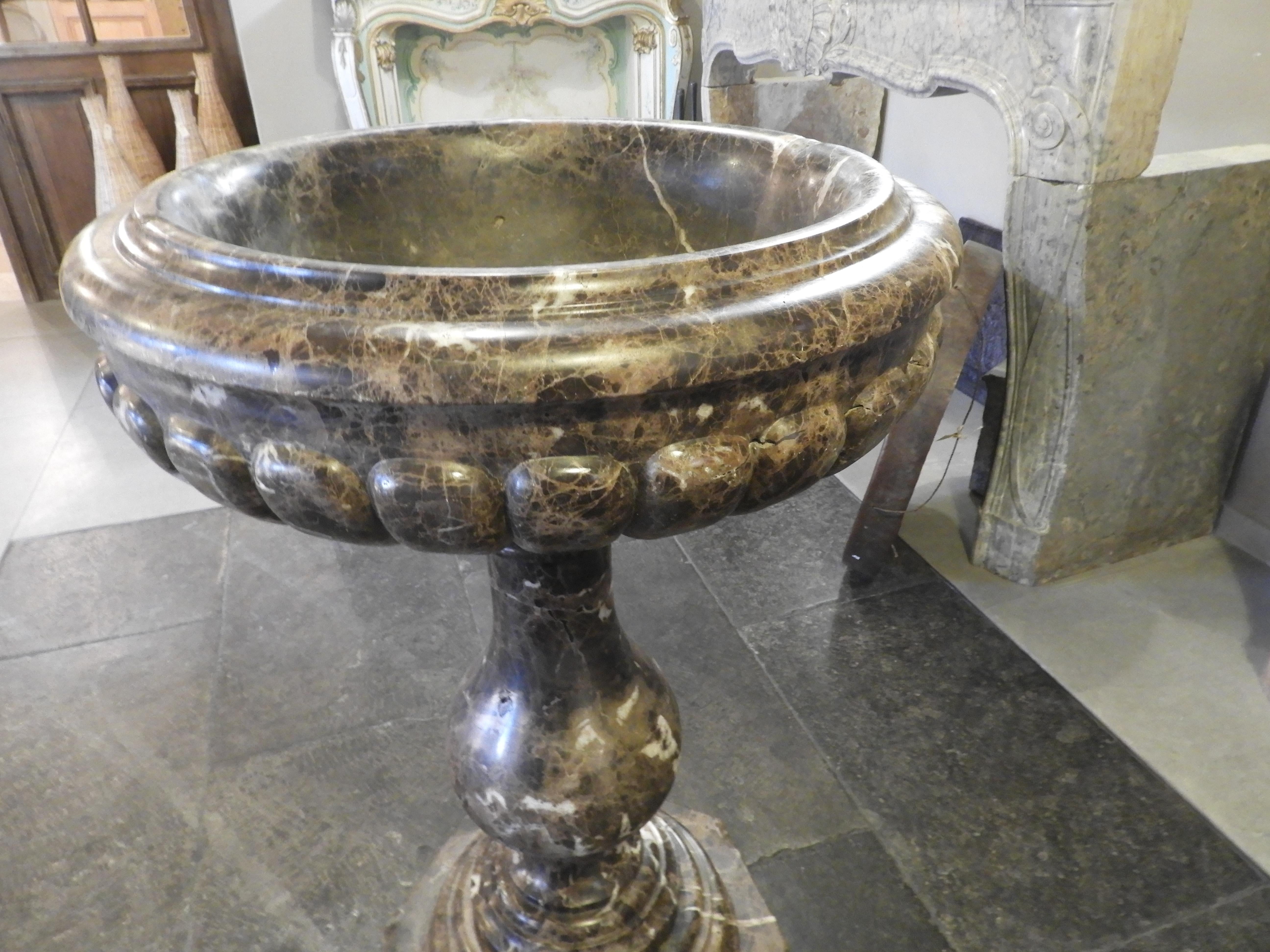 20th Century Baptistry in Emperor Marble For Sale 3