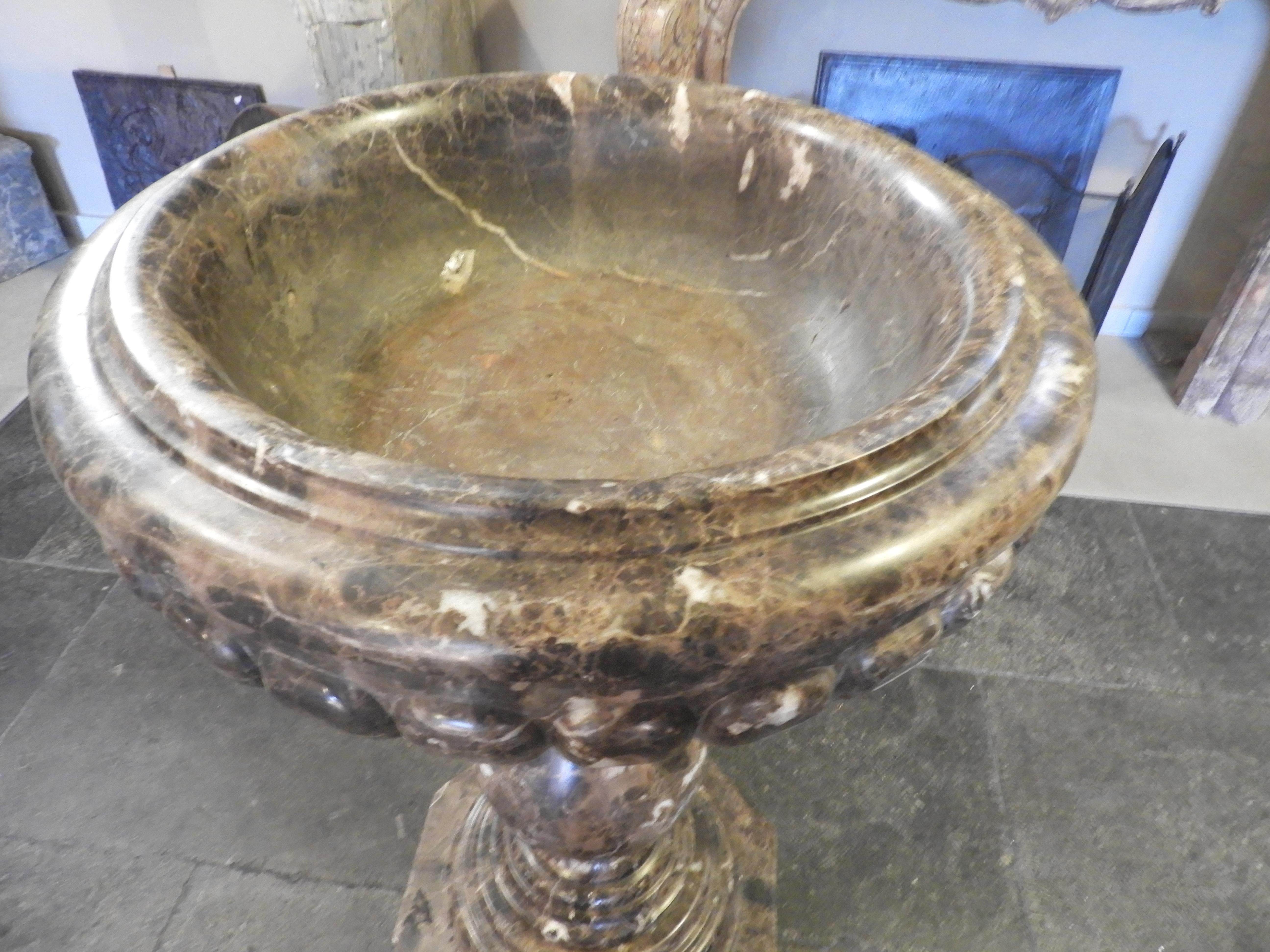 20th Century Baptistry in Emperor Marble For Sale 2