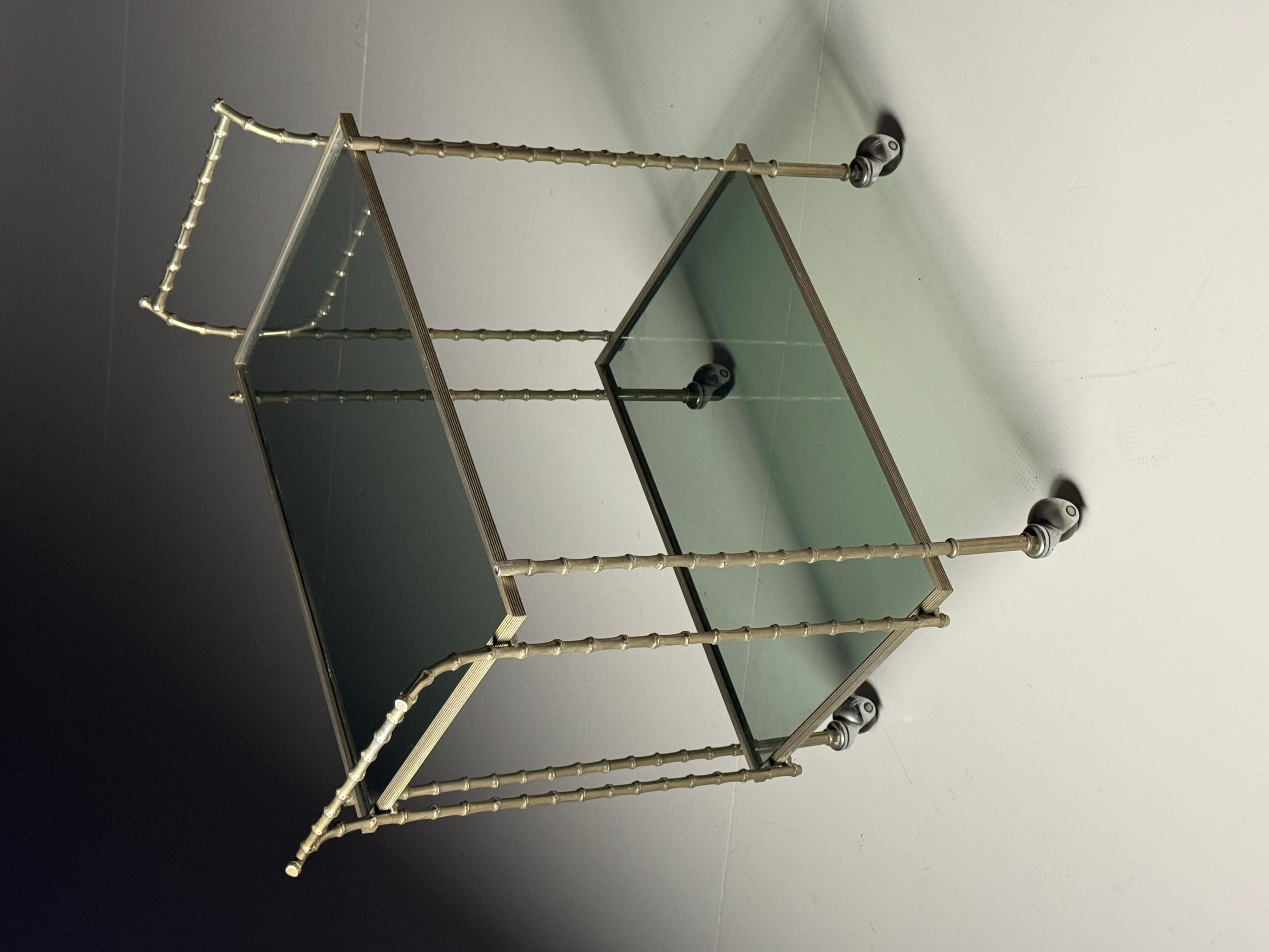 Carrito de bar del siglo XX, imitación de bambú, carrito para servir mediados del siglo XX en venta