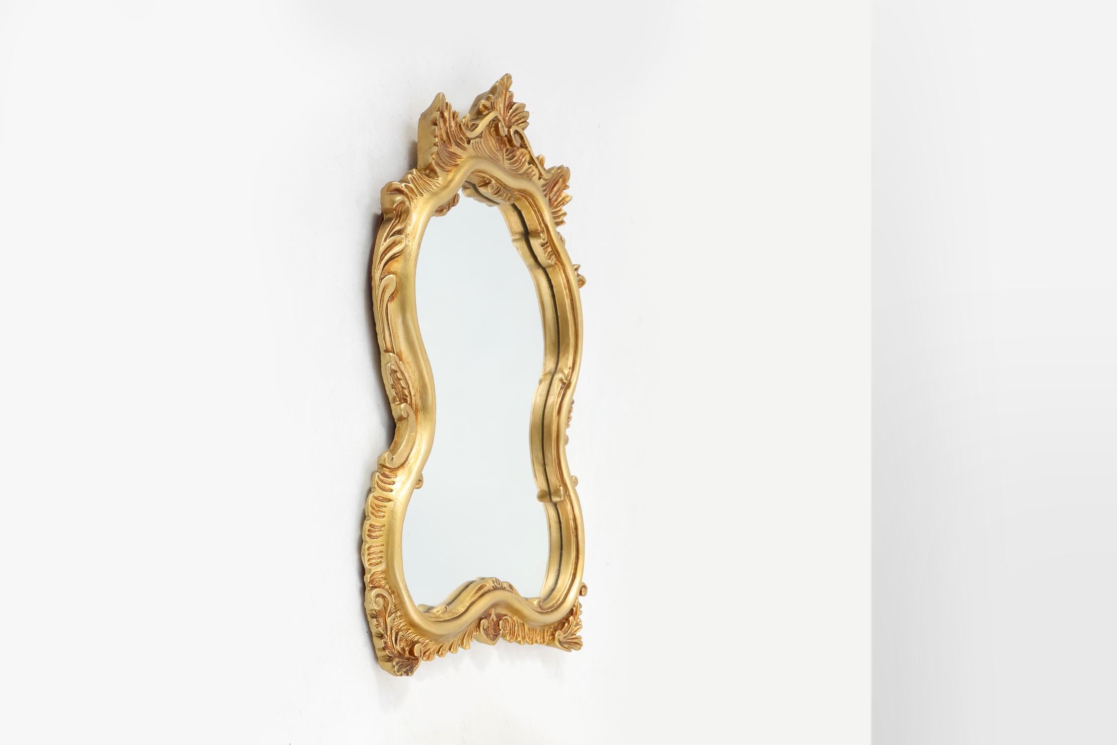 20ième siècle 20e siècle Miroir ovale doré baroque, France en vente